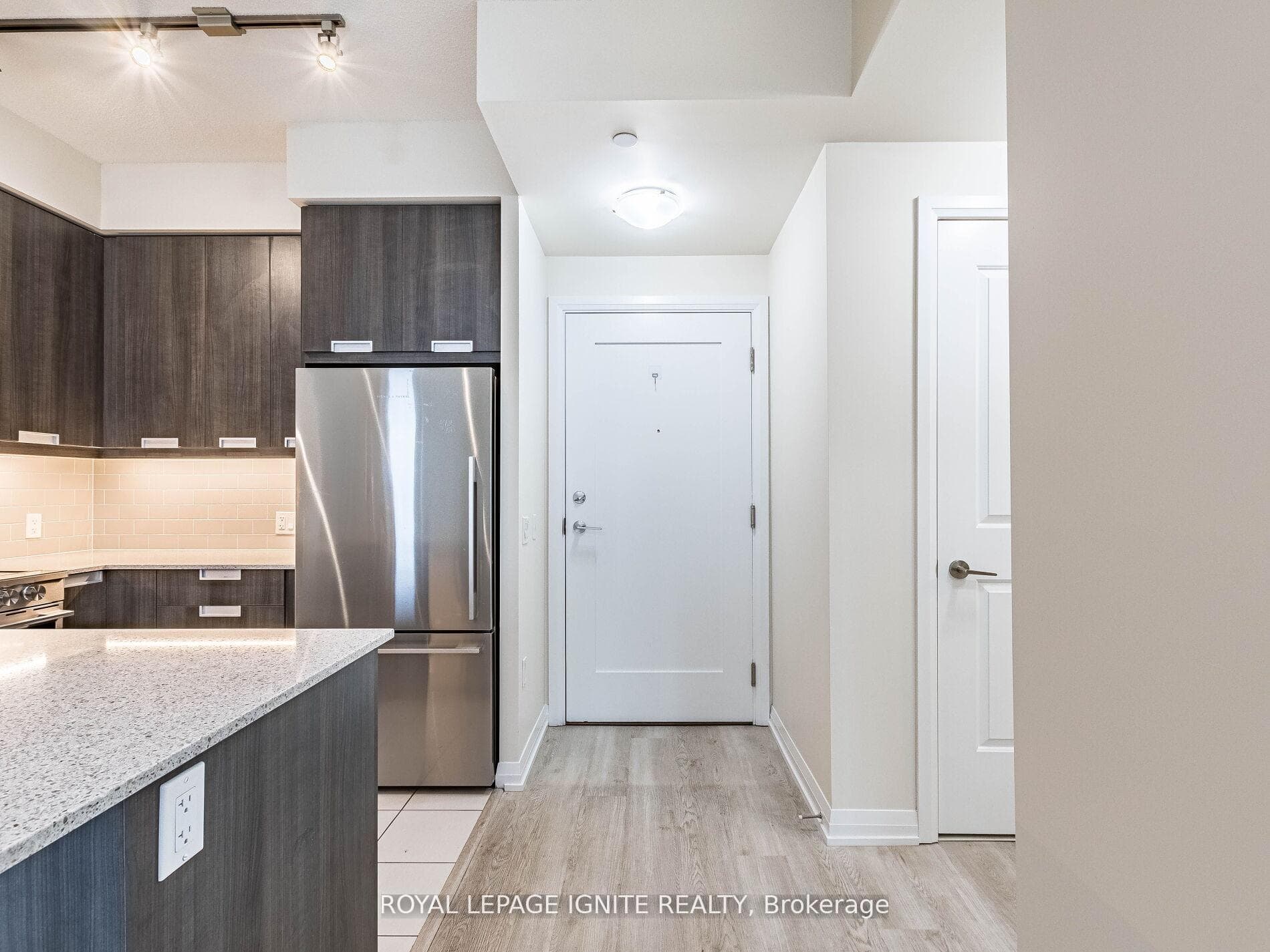 35 Watergarden Drive Unit 2516 photo 8