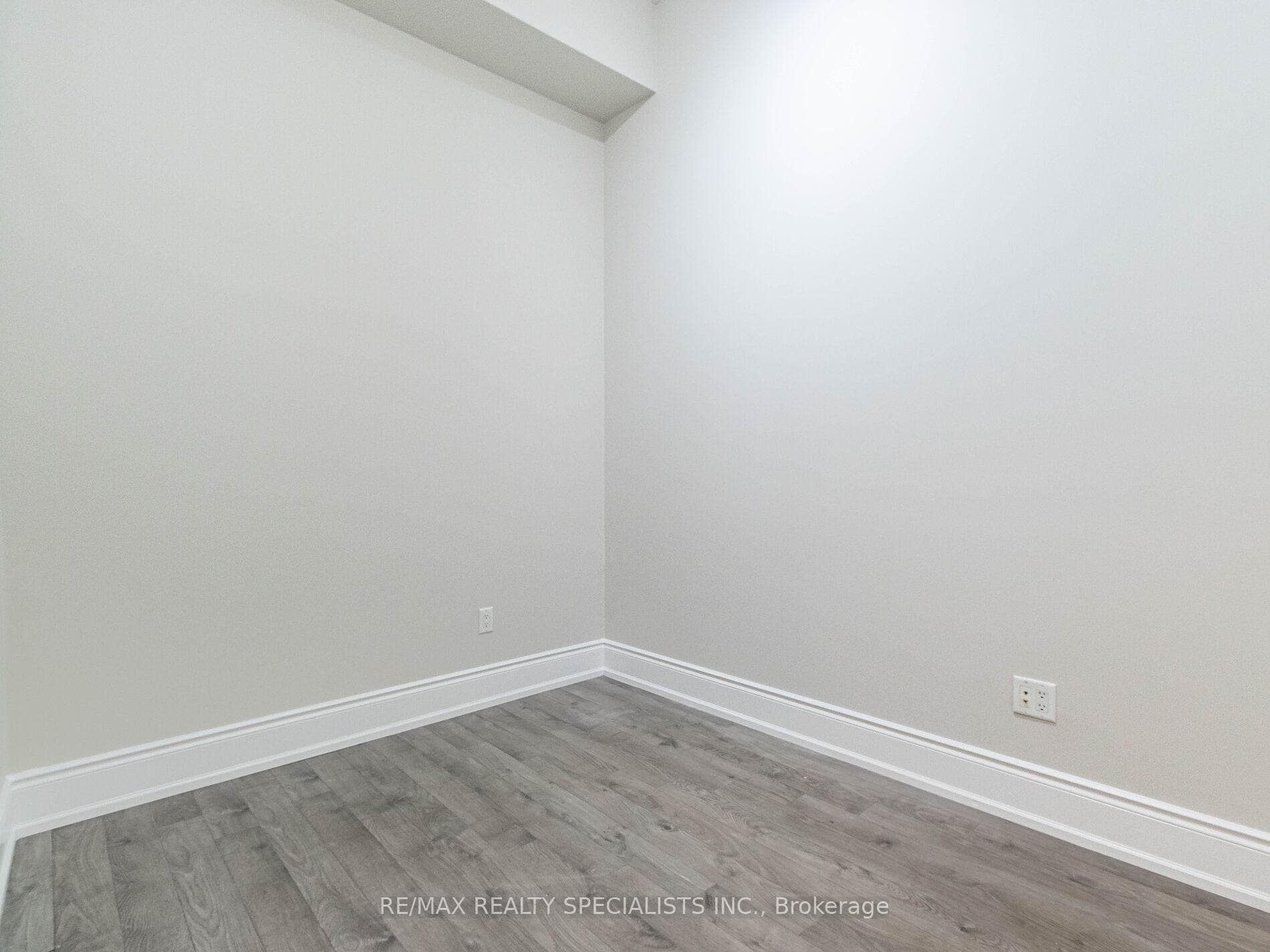 1111 Avenue Road Unit 102 photo 30