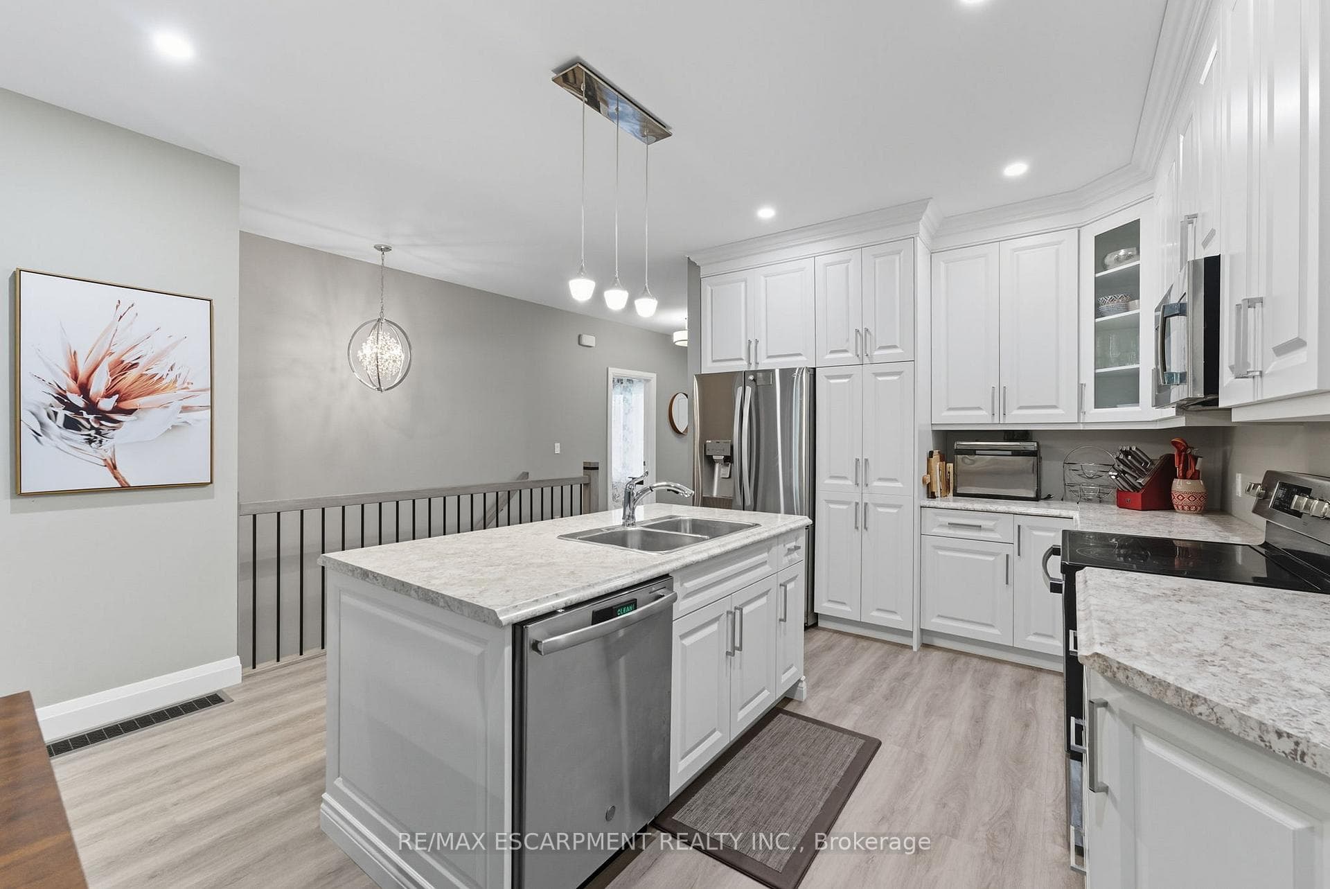 1053 Bay Street photo 22