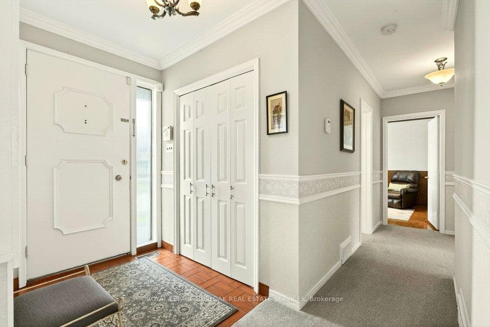 83 Sunvale Drive photo 3