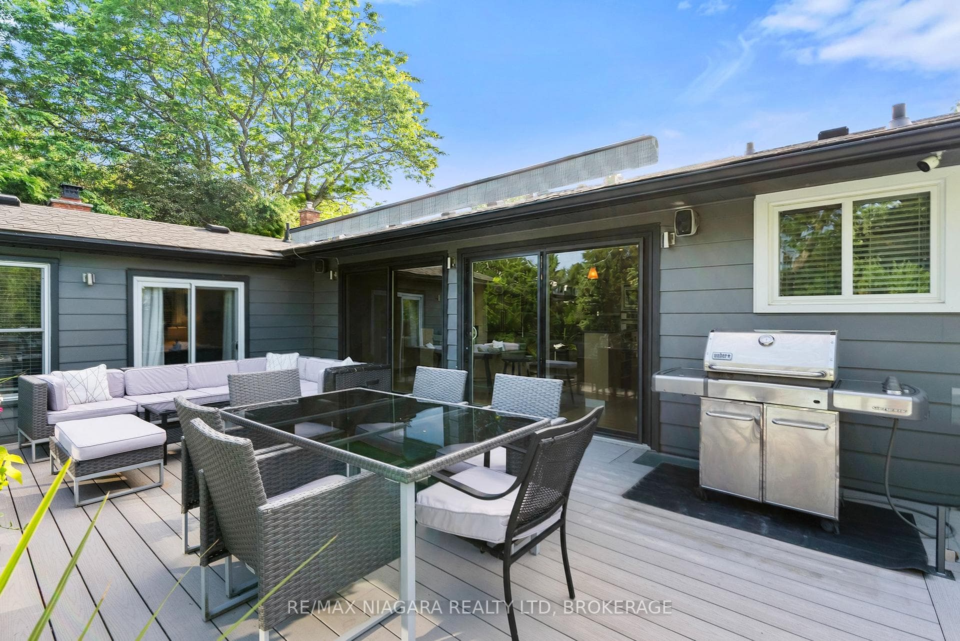 360 DORCHESTER Street photo 7