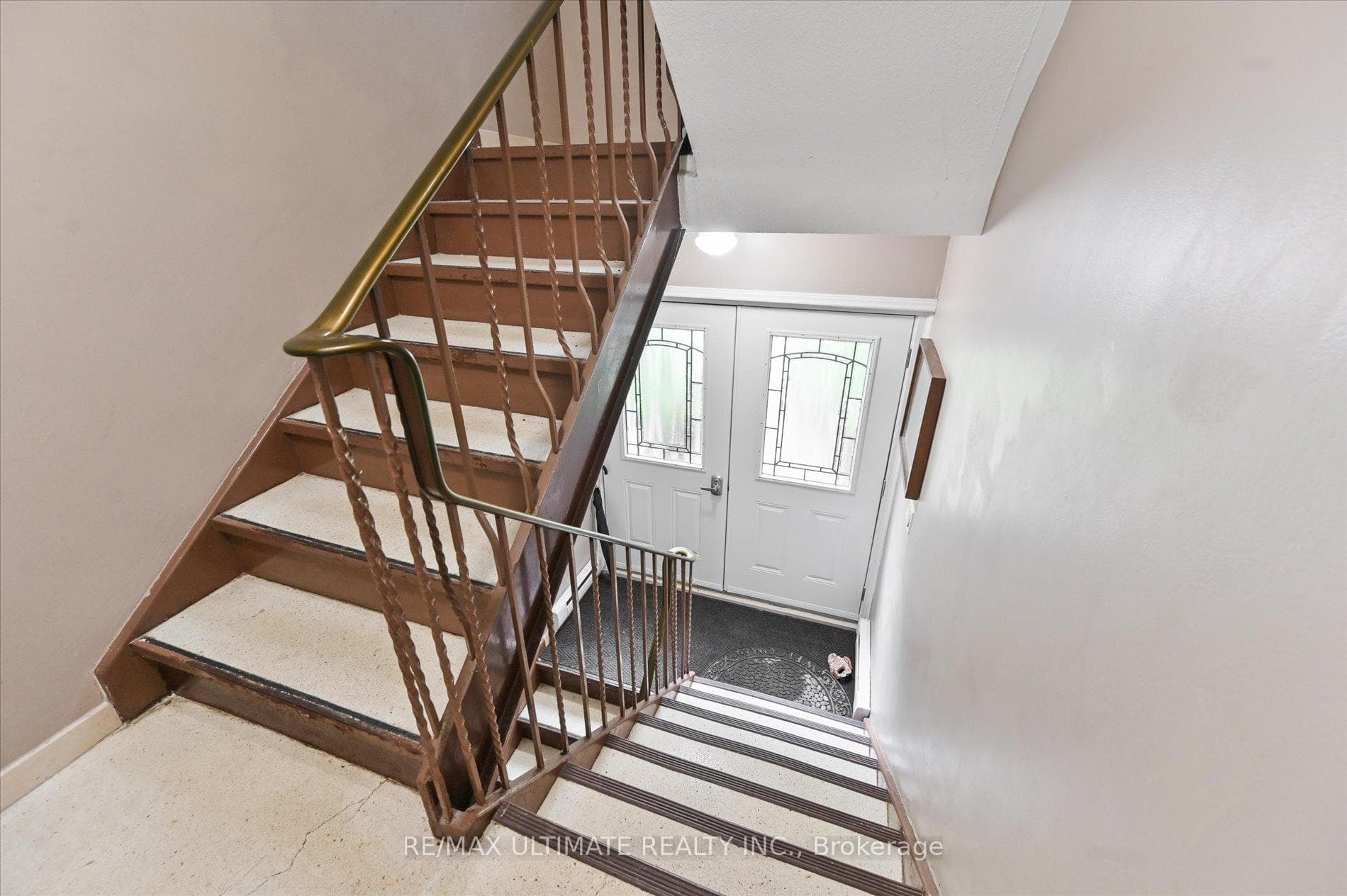76 Hilldale Road photo 3