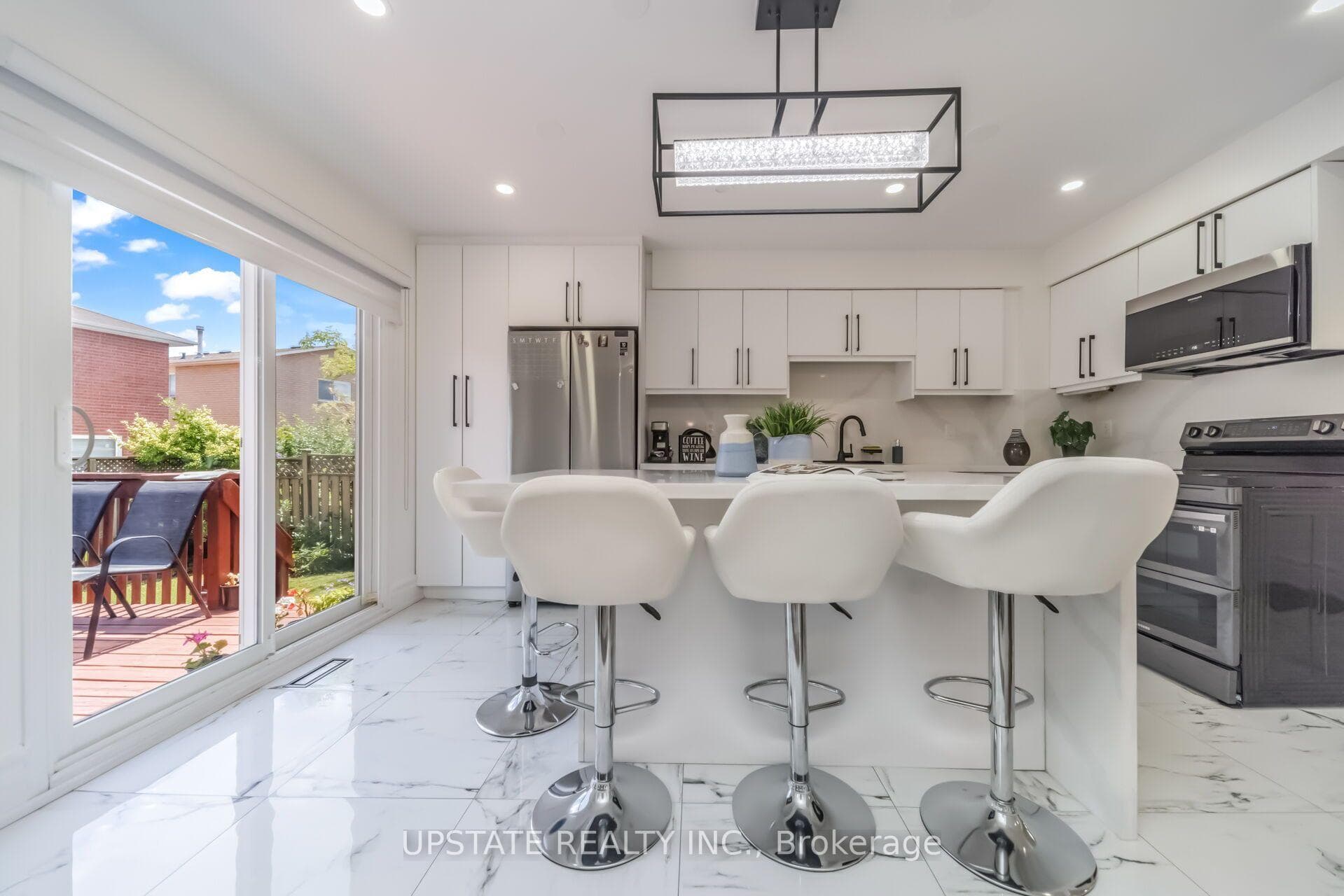 145 Valonia Drive photo 12
