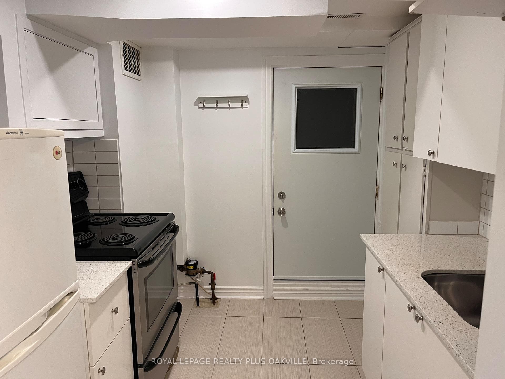 3576 Ash Row Unit Lower photo 8