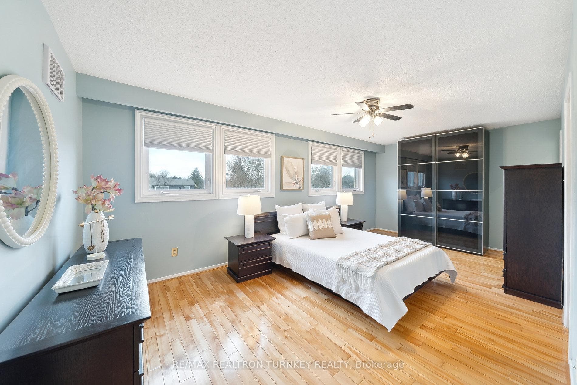 291 Manchester Drive photo 17