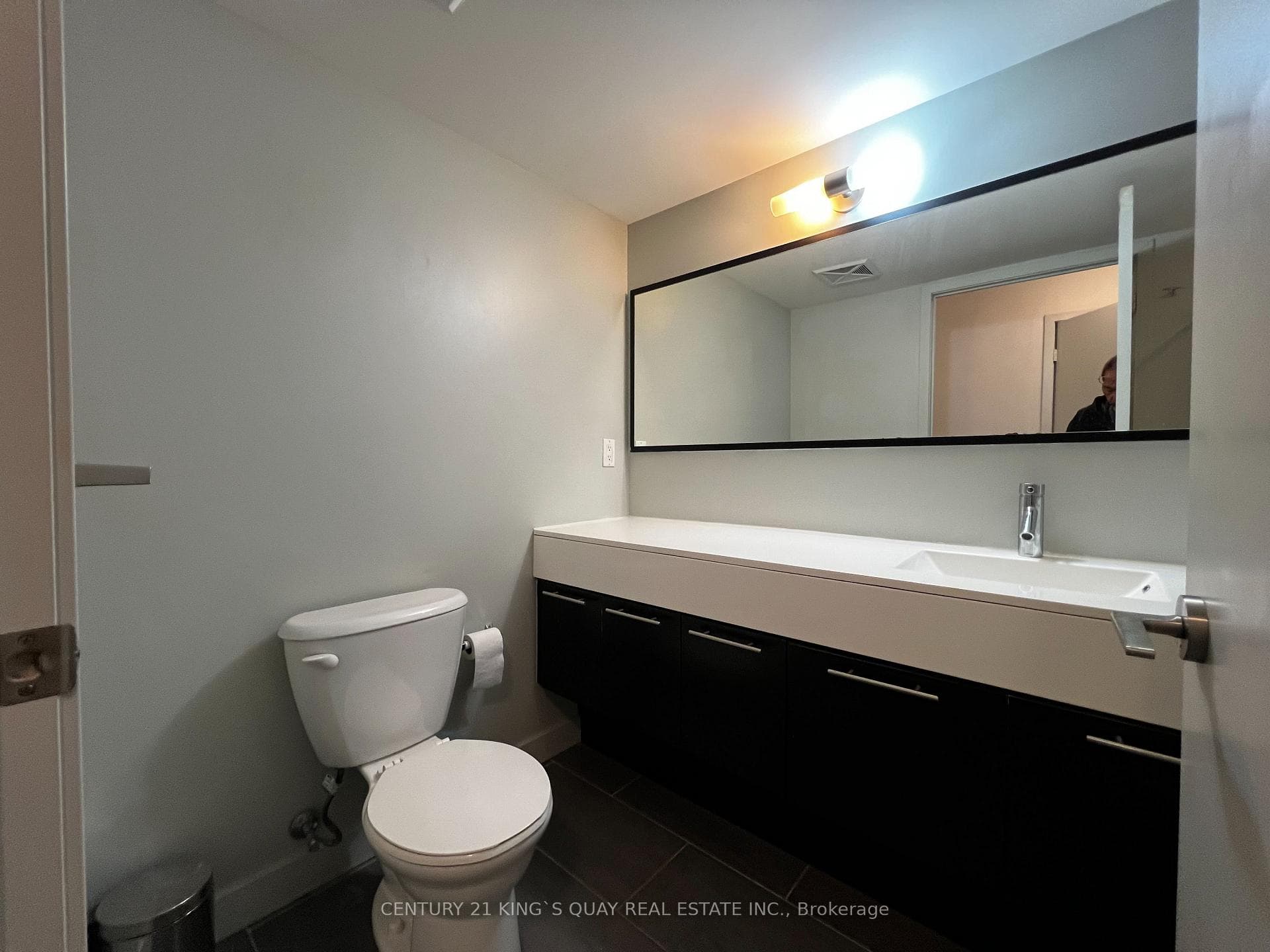 126 Simcoe Street Unit 407 photo 12