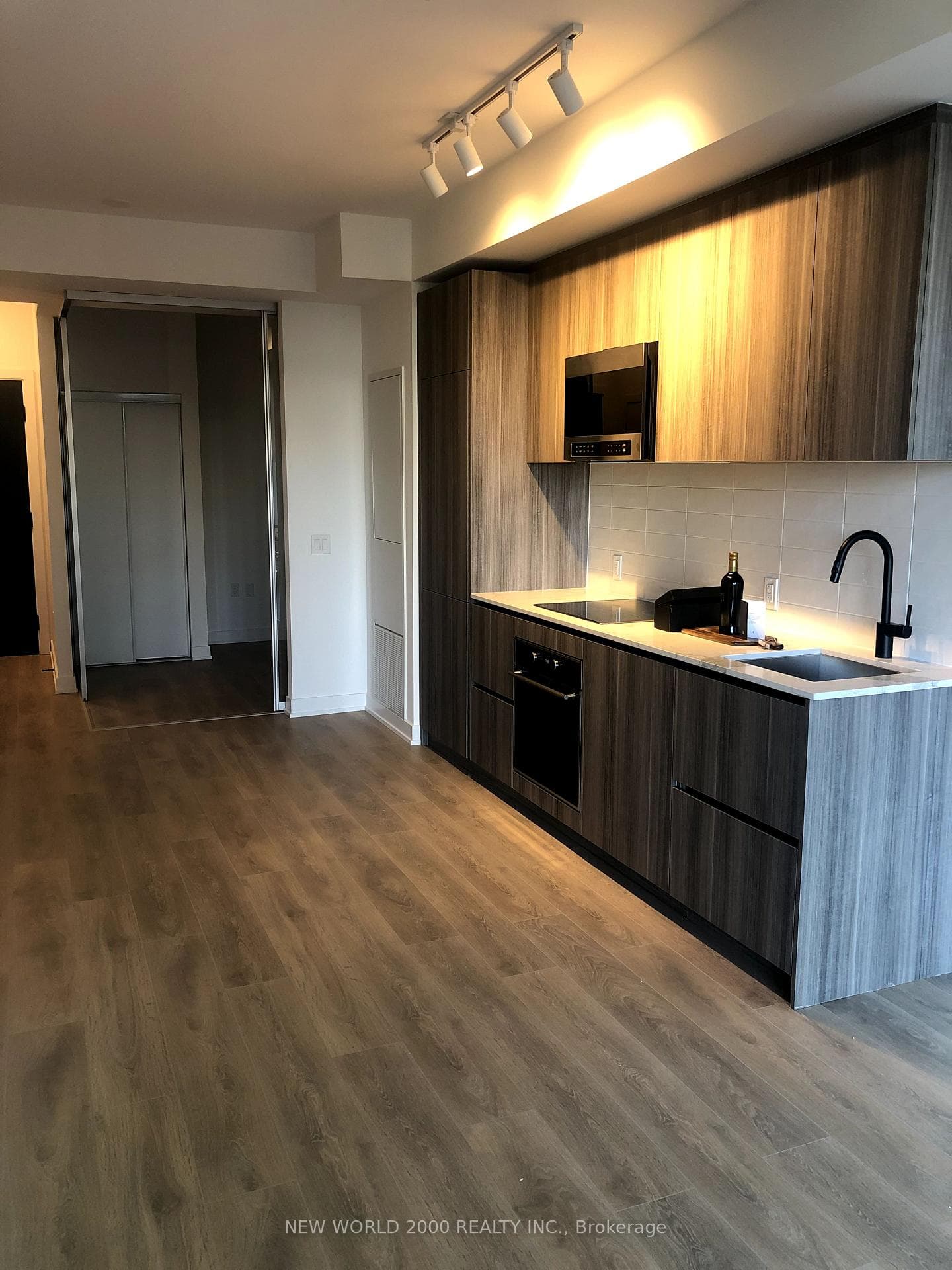 117 Broadway Avenue Unit 1306 photo 9