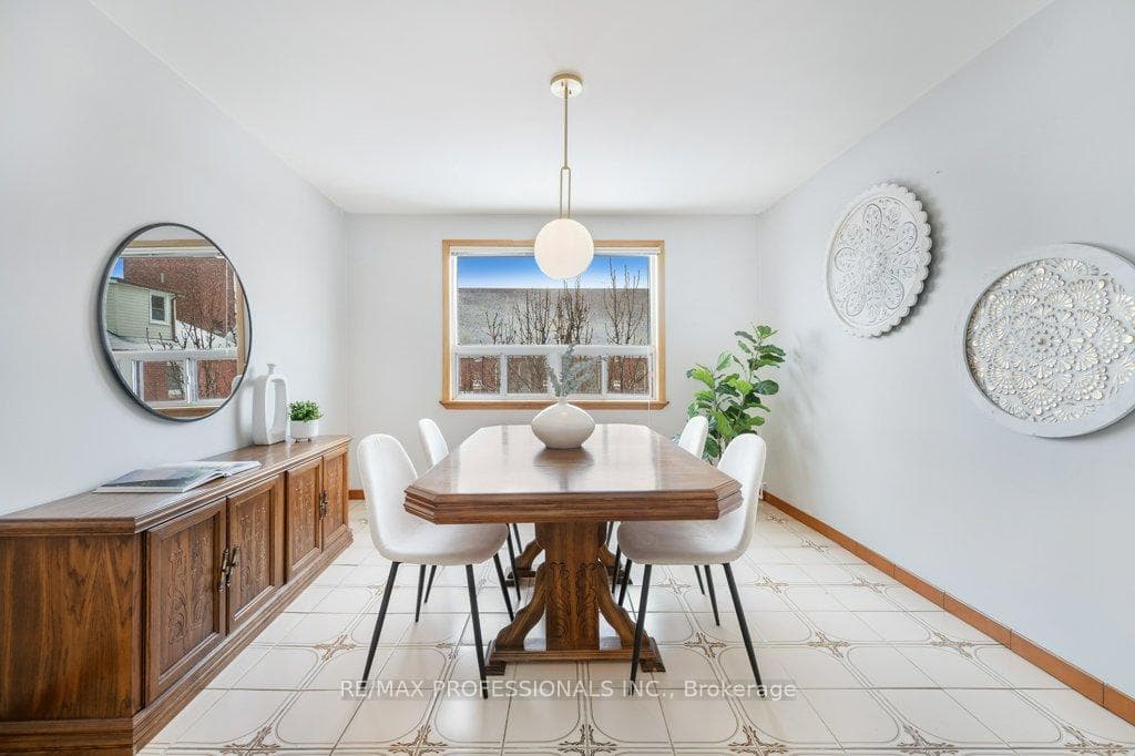 1373 Davenport Road photo 11