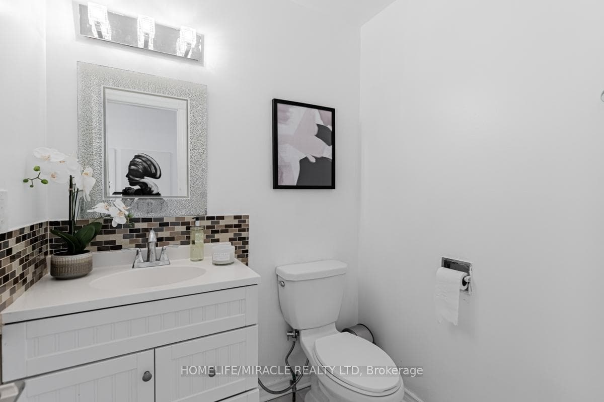545 Woodbine Avenue photo 9