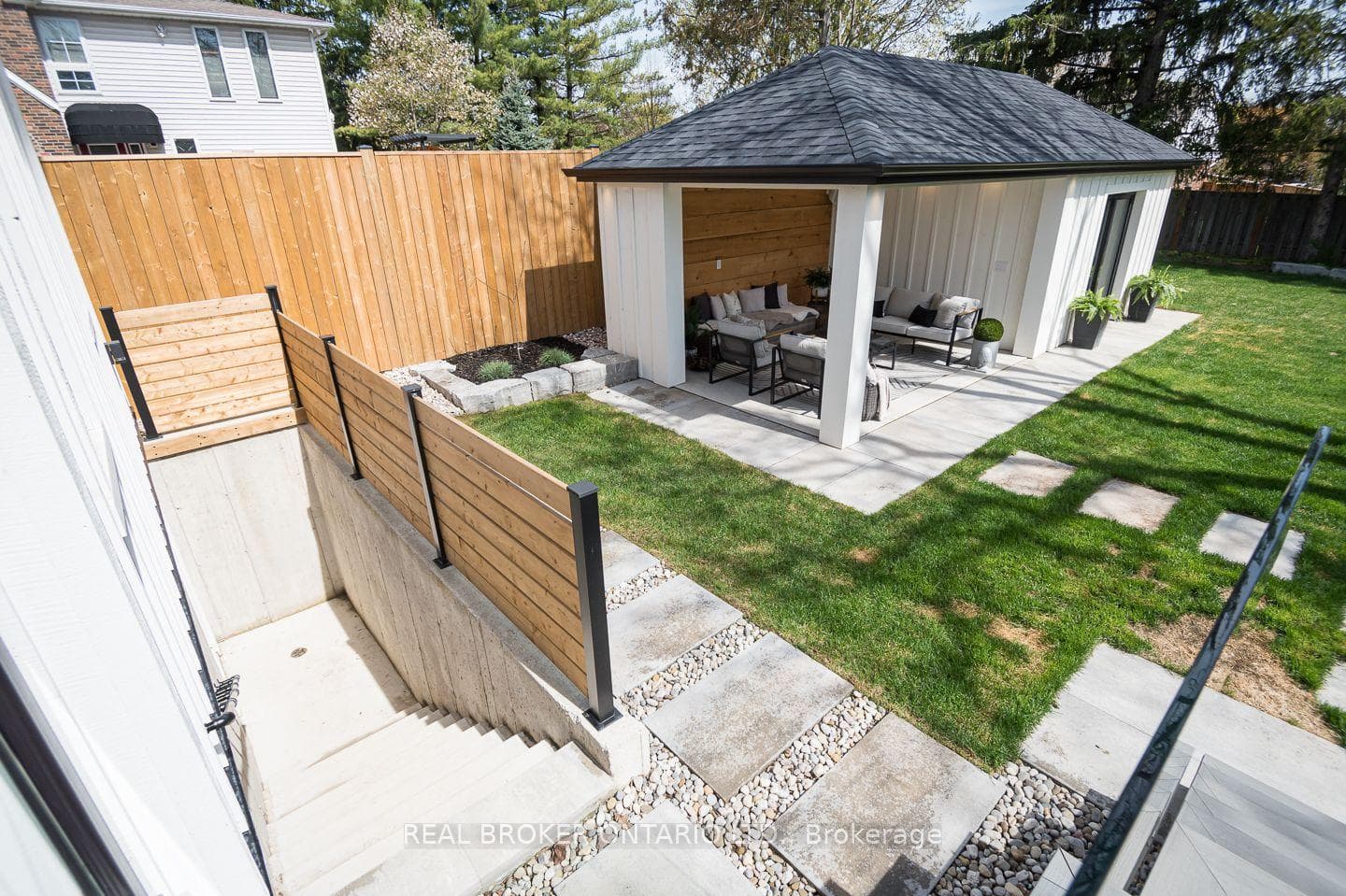 307 Martin Street photo 50