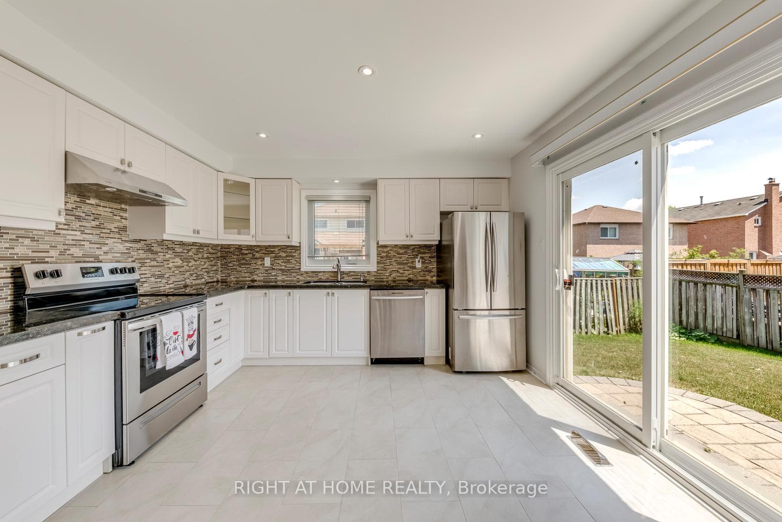 17 Nickel Crescent photo 12