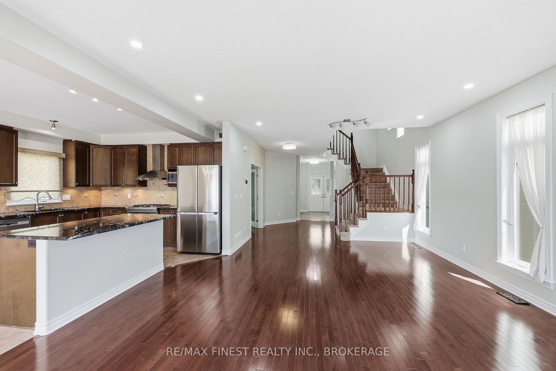 896 Cottonwood Avenue photo 8