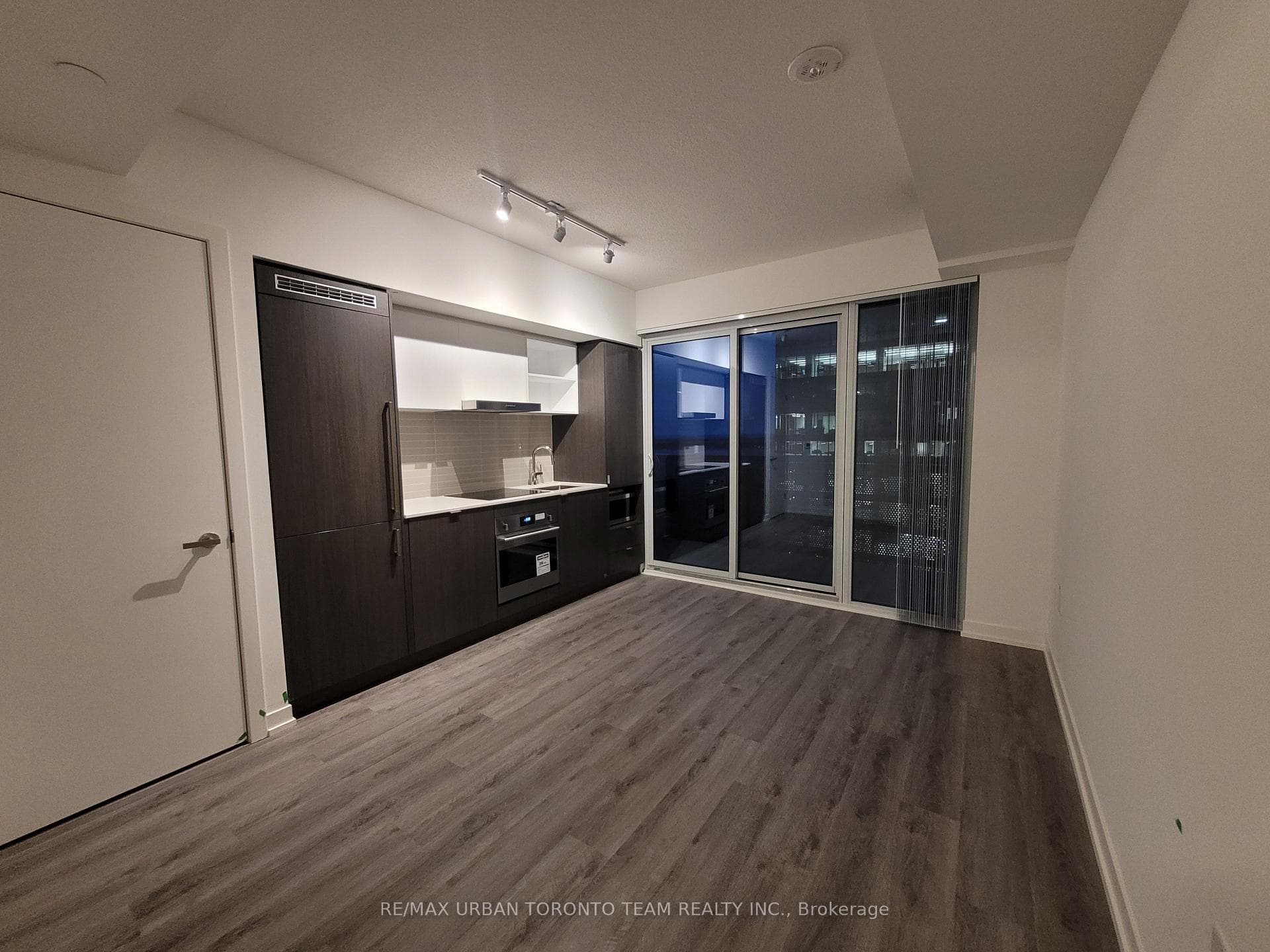 138 Downes Street Unit 2010 photo 12