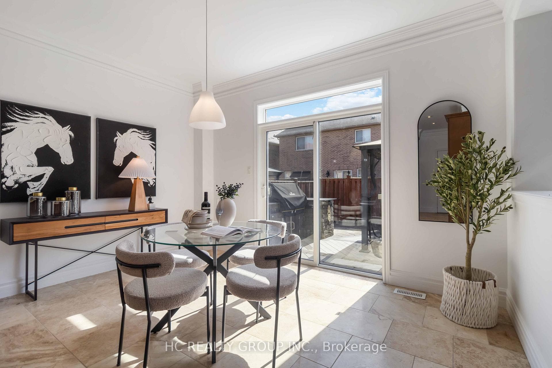 16 Begonia Crescent photo 7