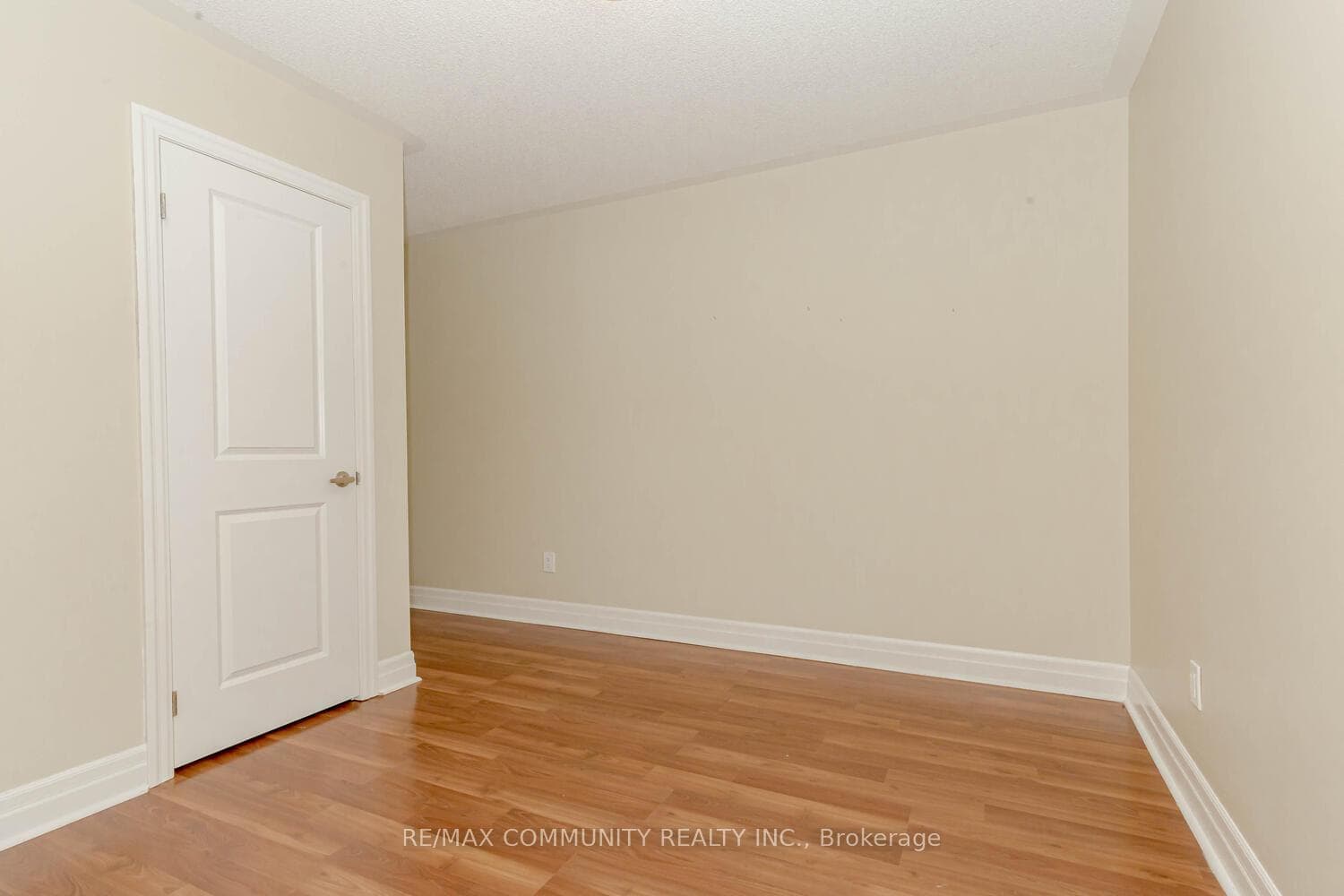 384 Arctic Red Drive Unit 27 photo 21