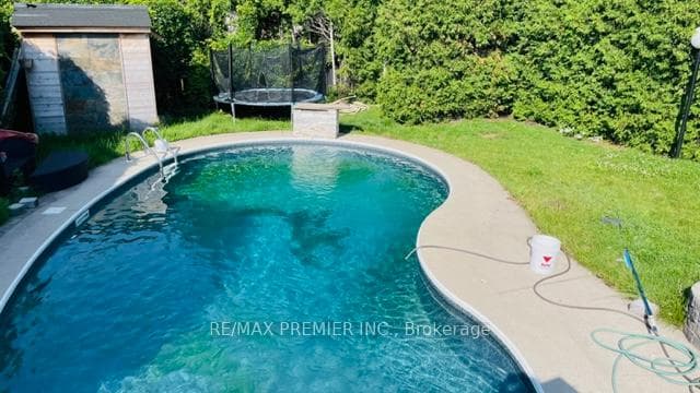 581 Laural Drive photo 3