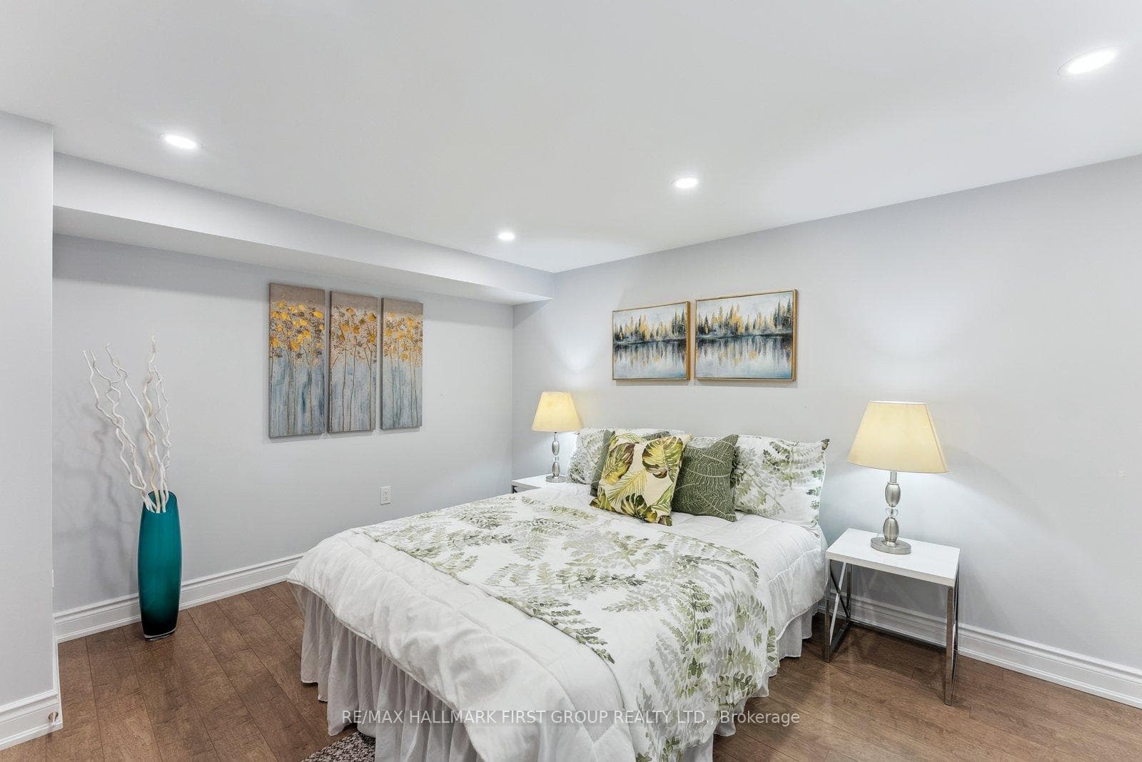 882 Wingarden Crescent photo 33