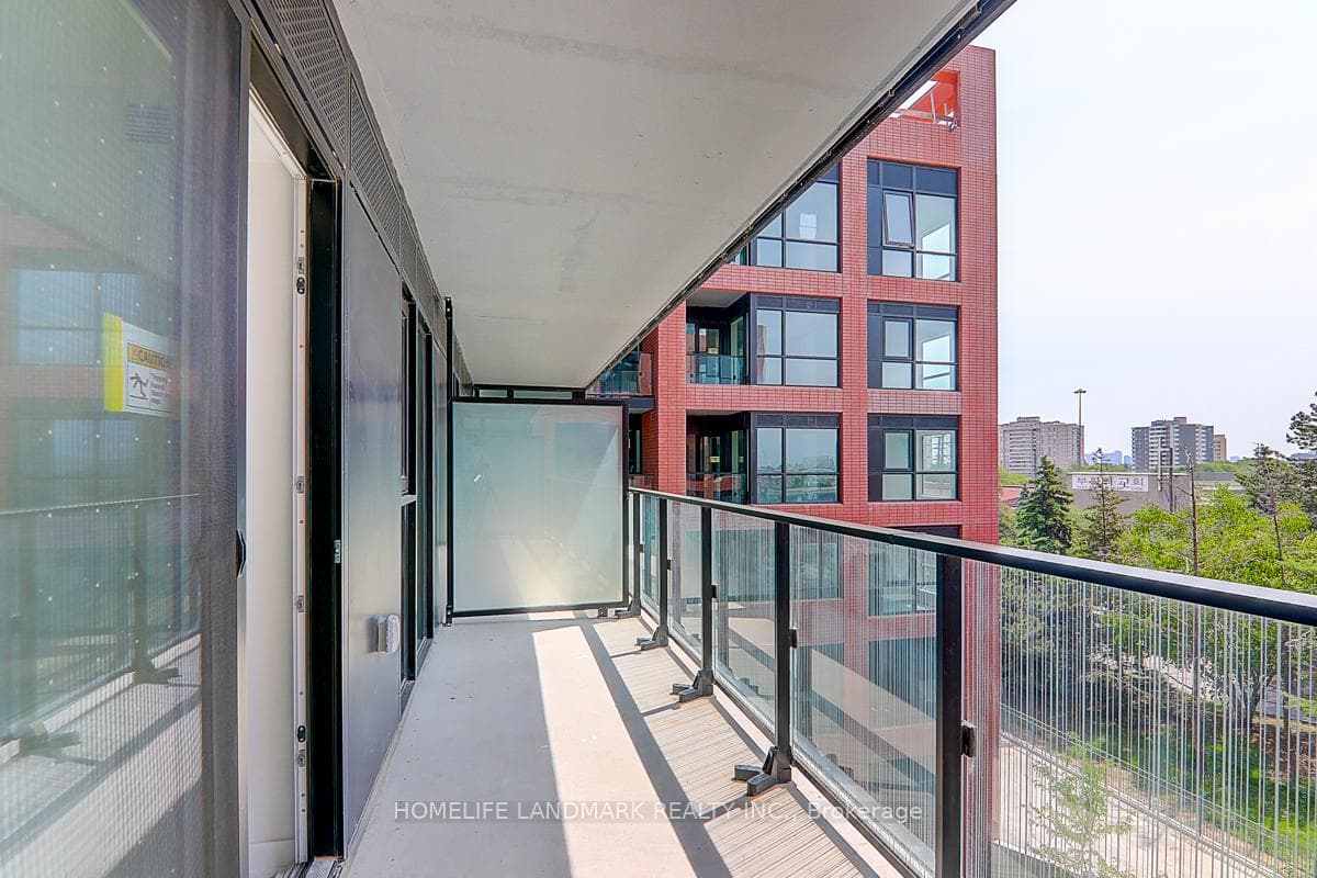 8 Tippett Road Unit 416 photo 19