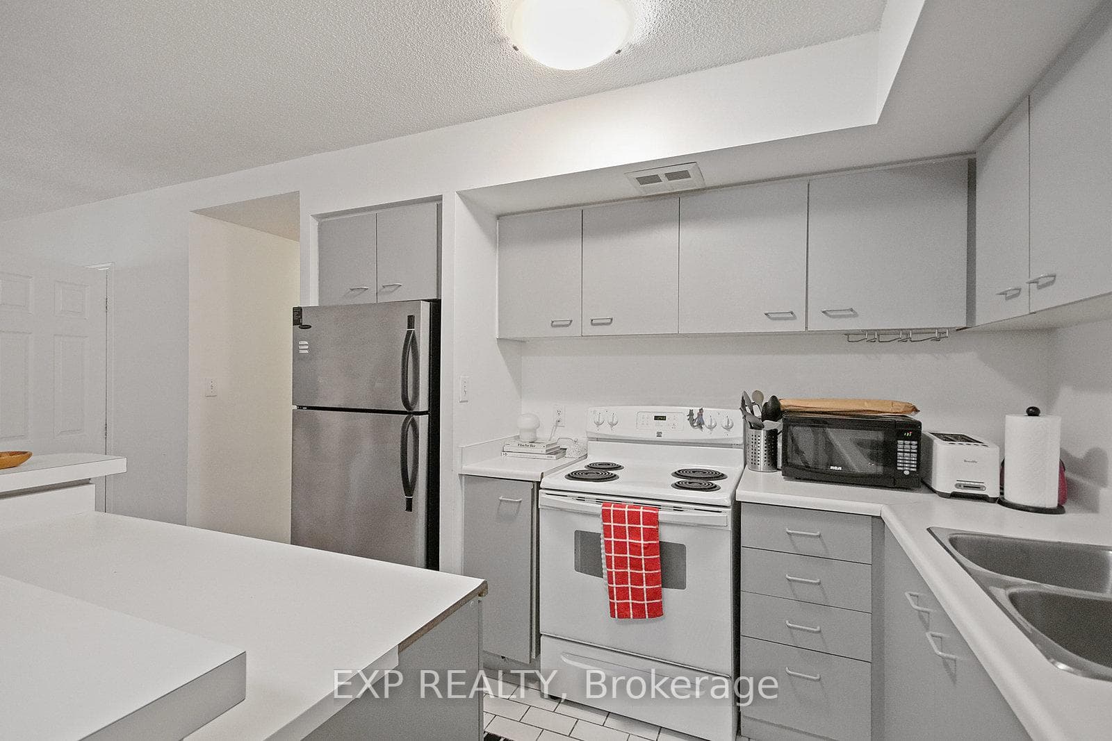 25 The Esplanade N/A Unit 808 photo 8