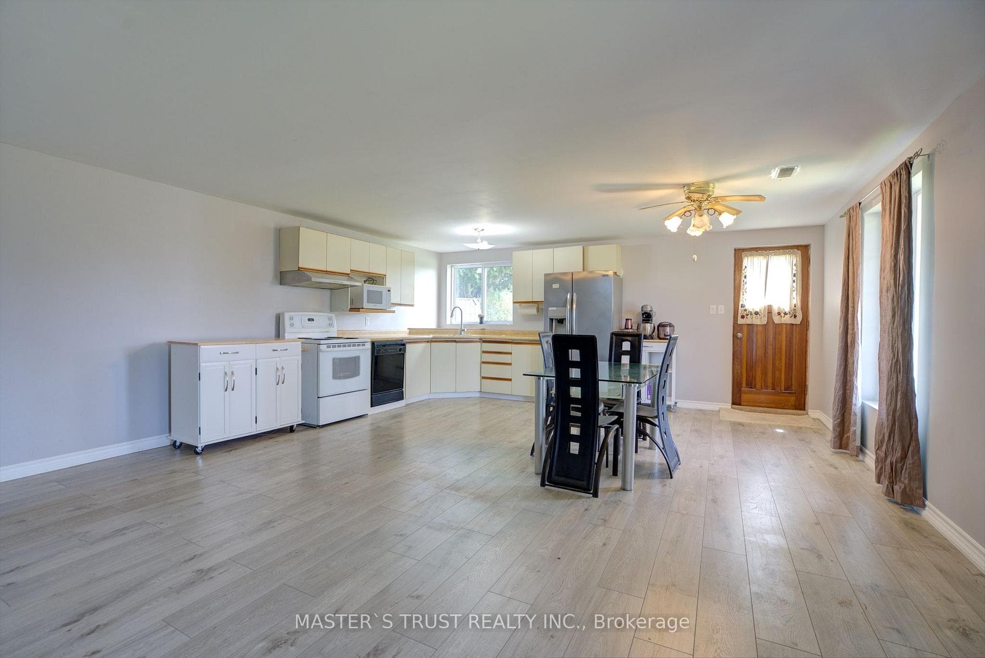 200 SUMMIT Drive photo 25