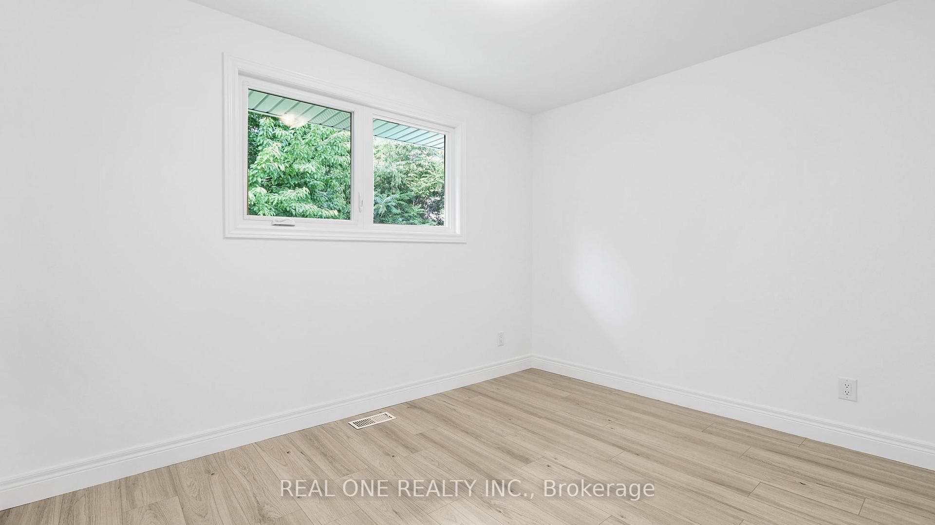 10 Bentley Place photo 19