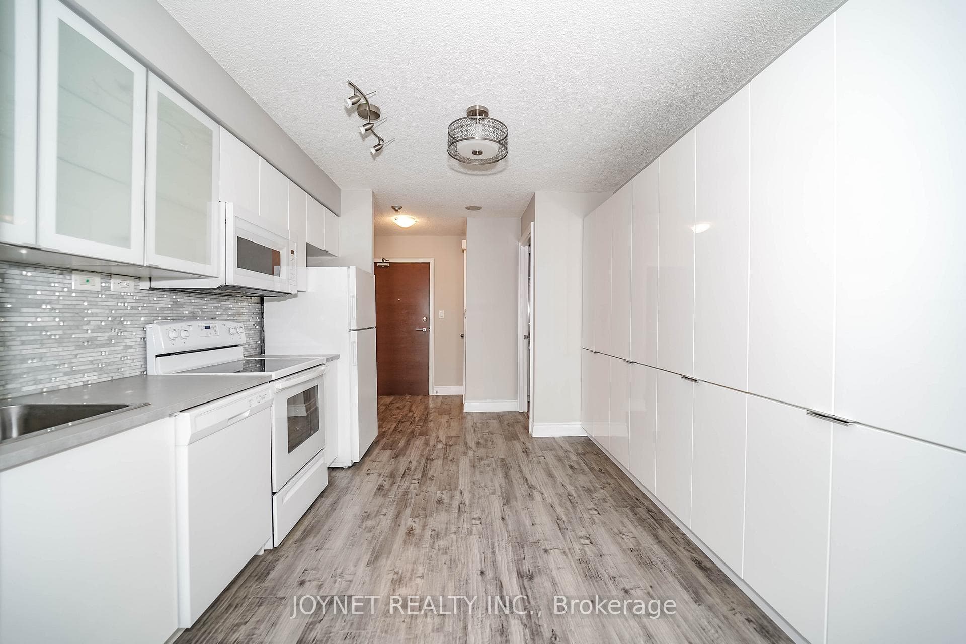 10 Capreol Court Unit 516 photo 7