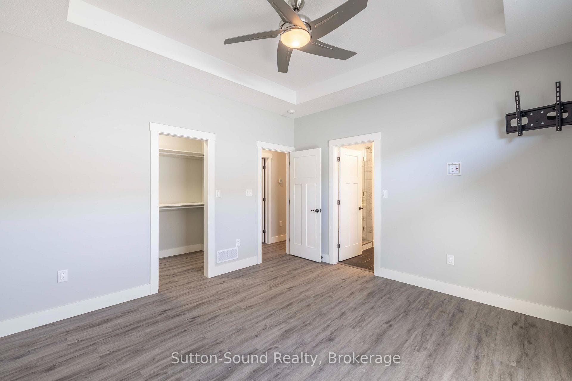Primary - Large Walk In Closet