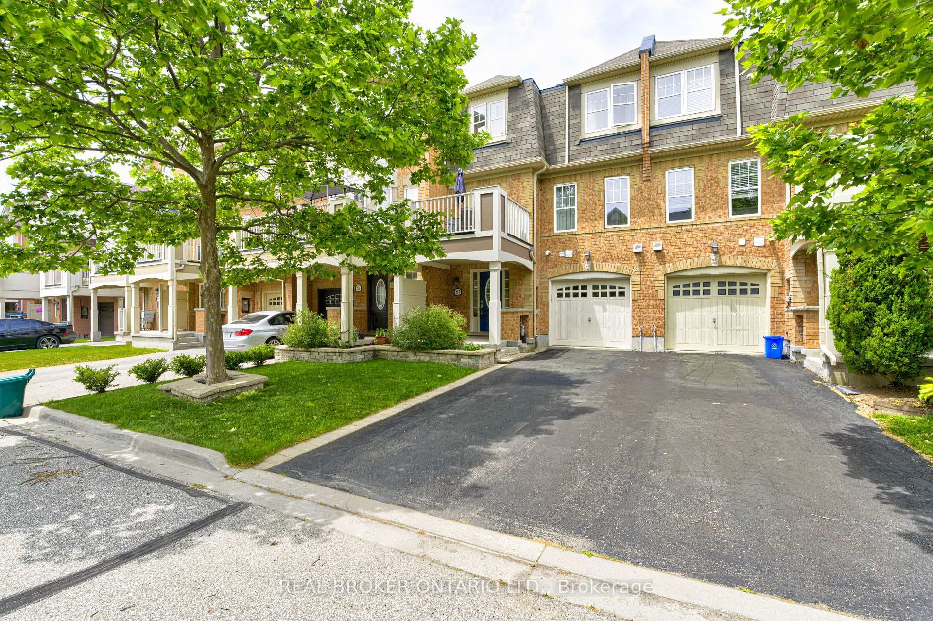253 Wetenhall Landing photo 4