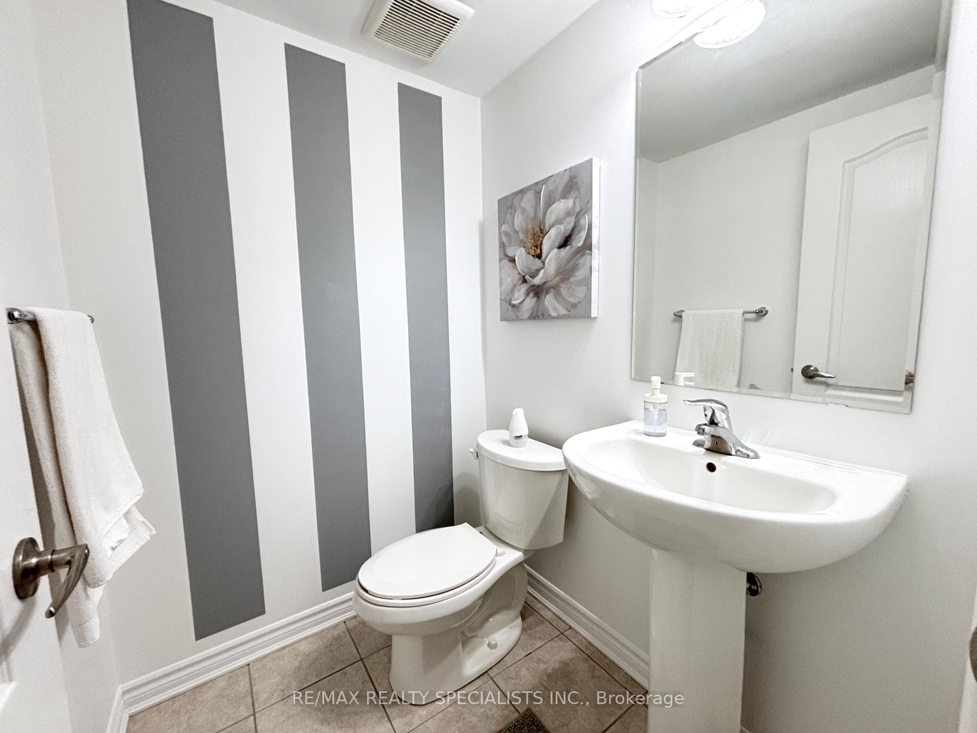 1578 Leblanc Court photo 5