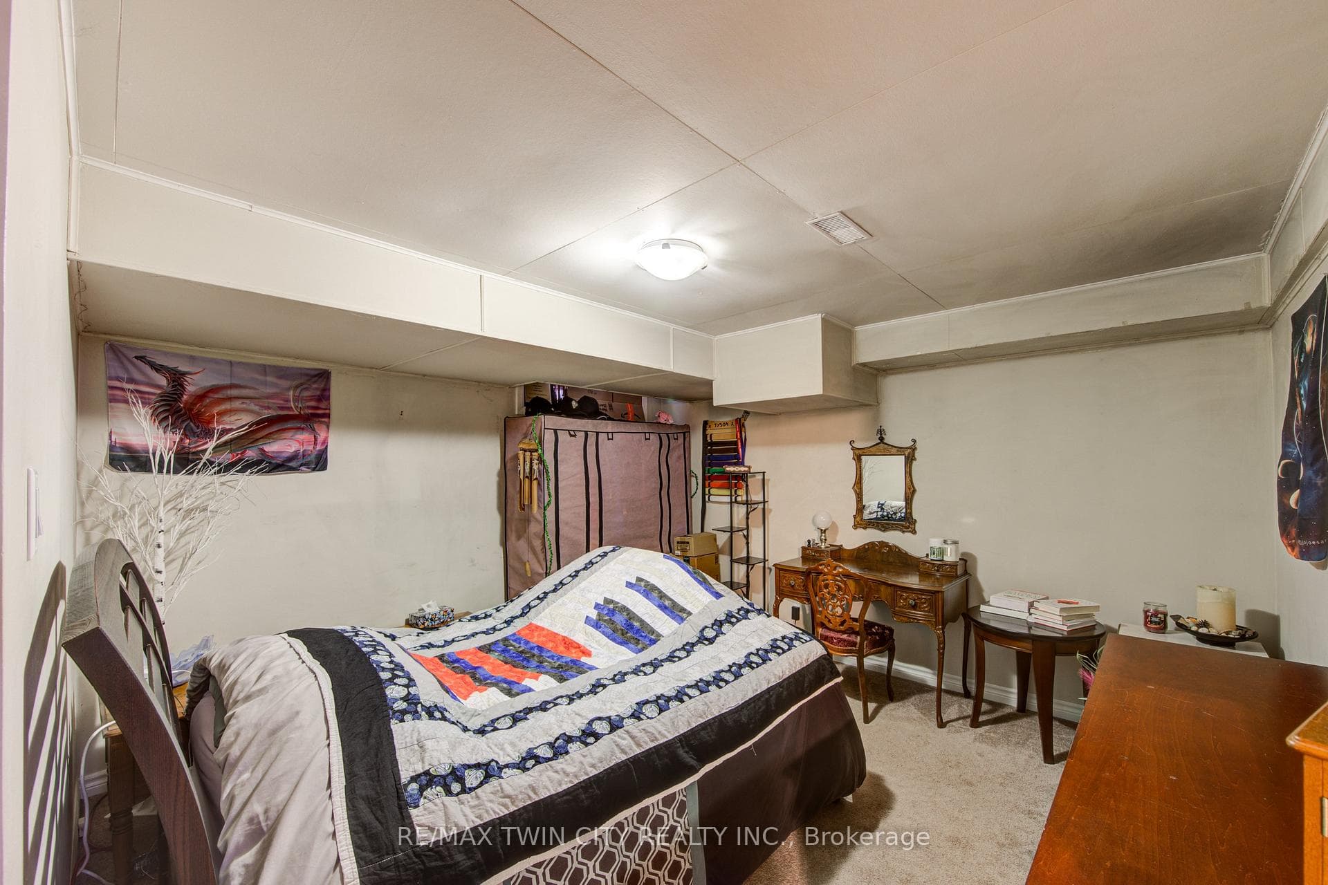 443 Magnolia Crescent photo 23