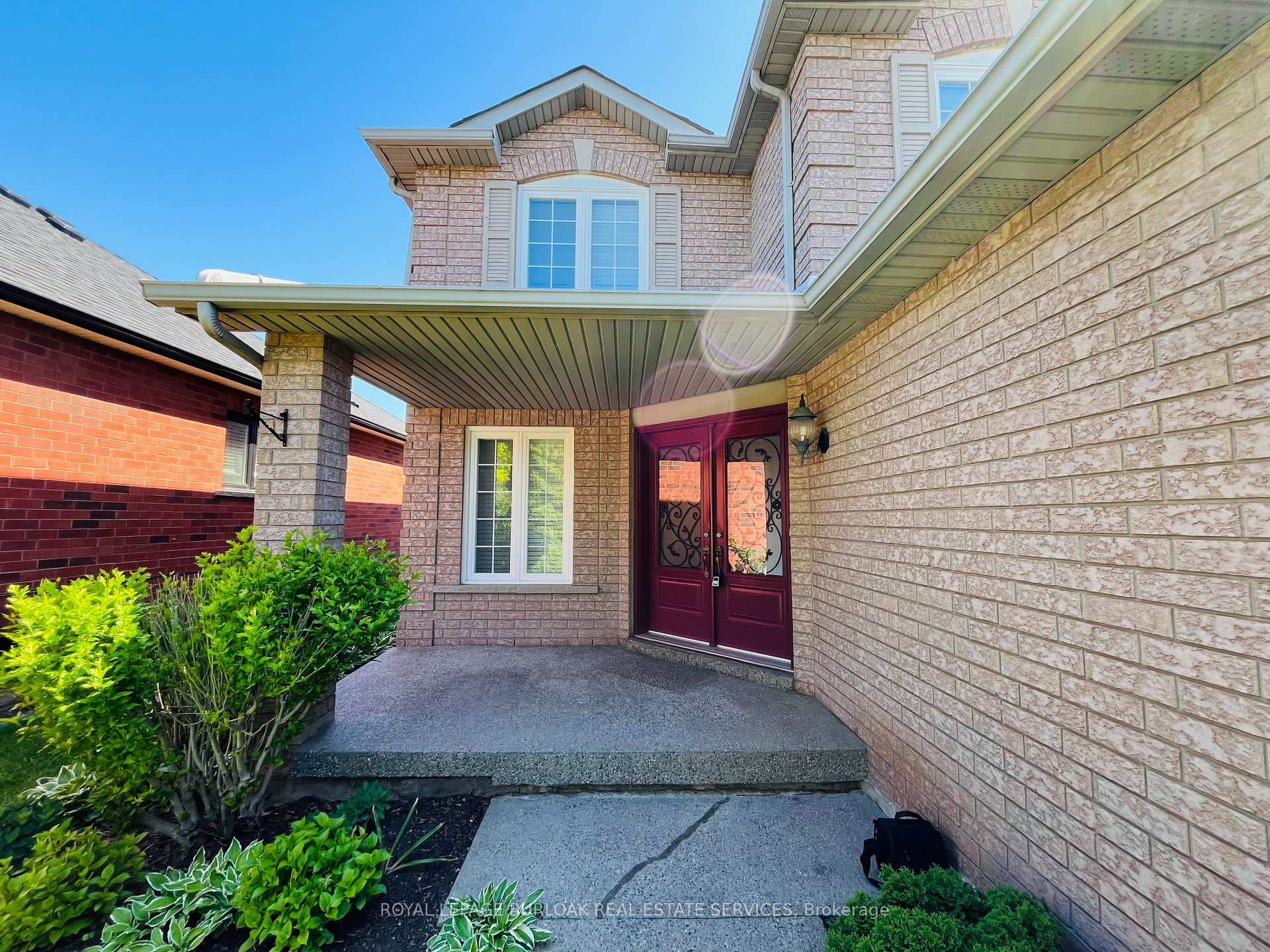 573 Phoebe Crescent photo 3