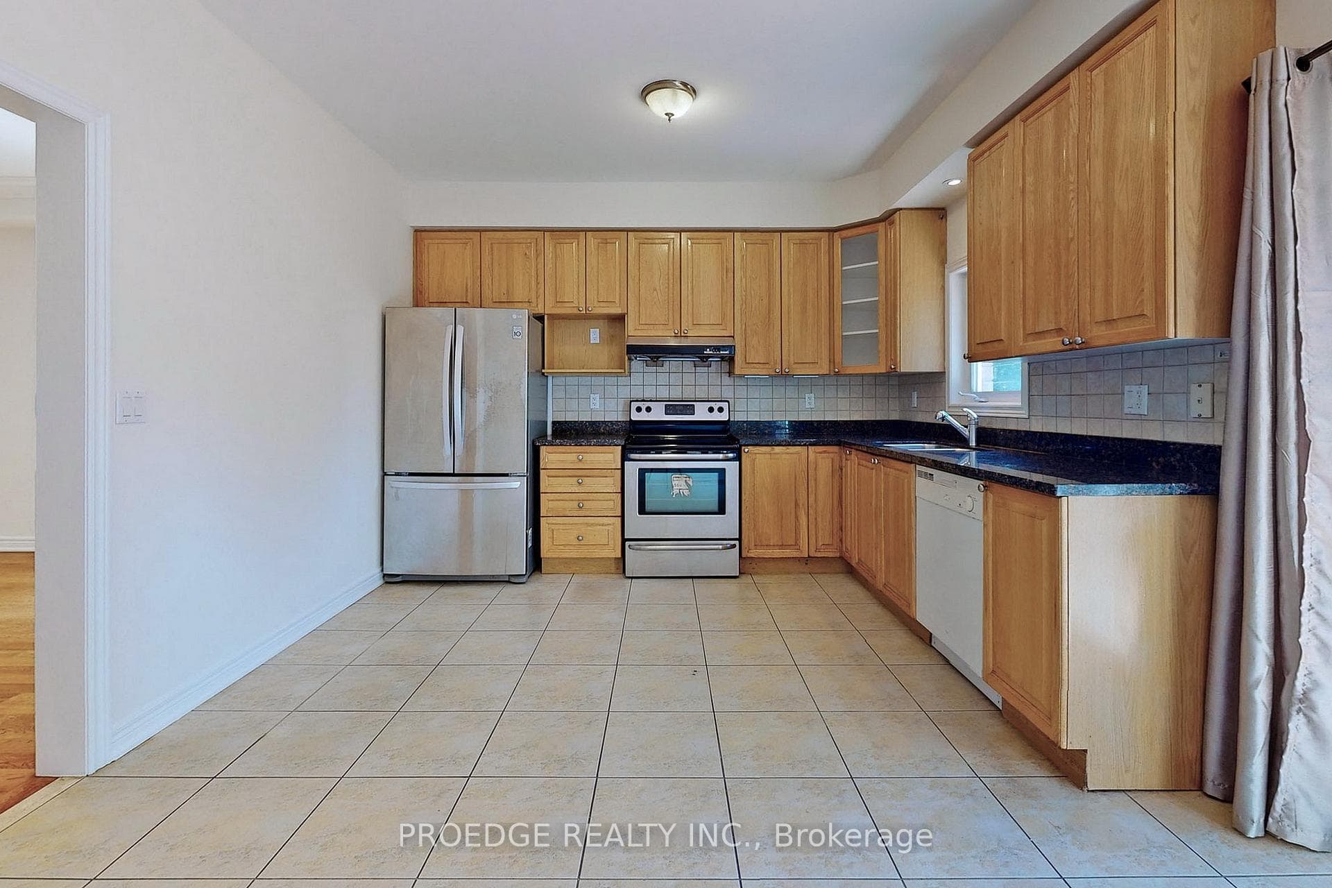 26 Aylesworth Avenue photo 6