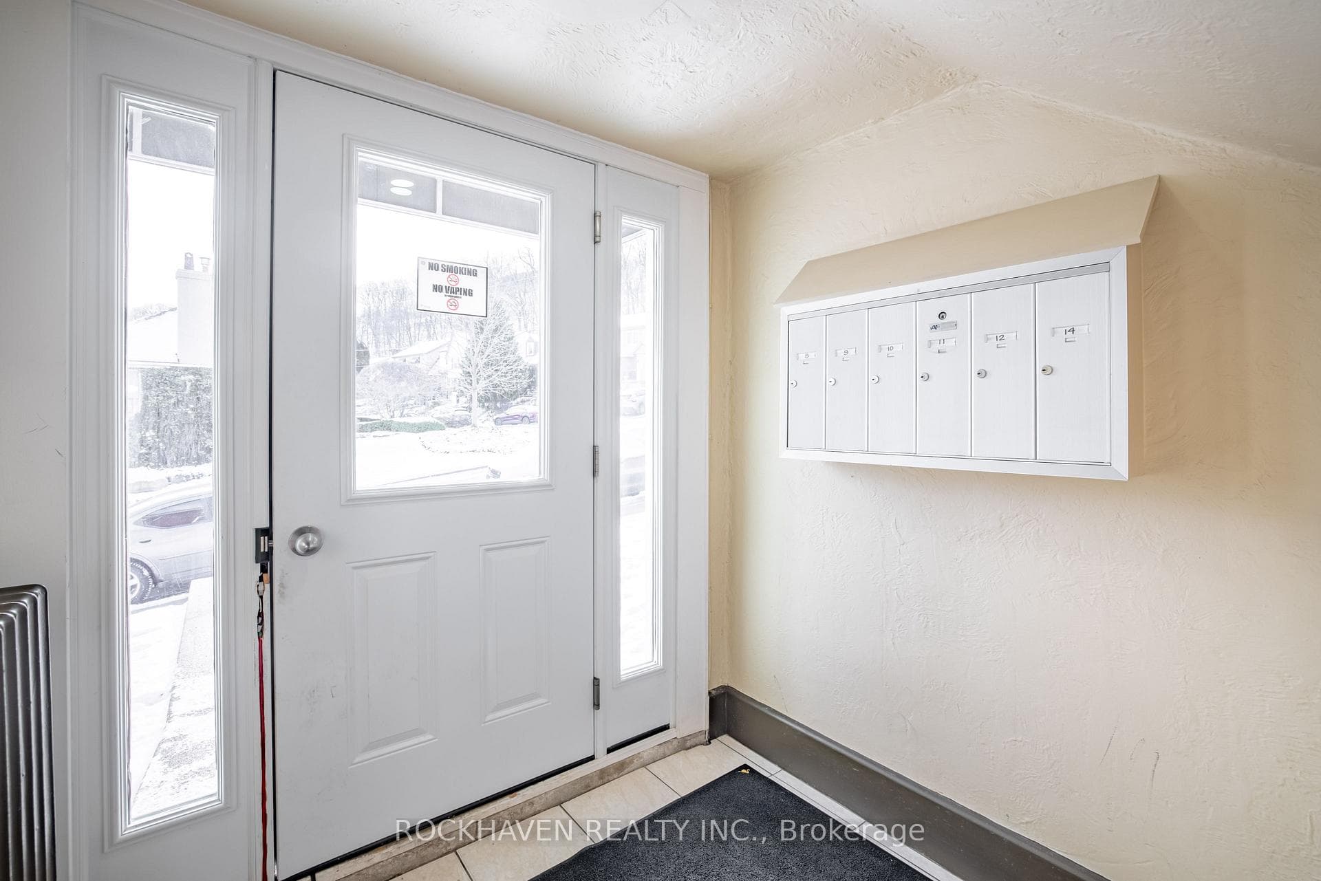366 John Street Unit 14 photo 3