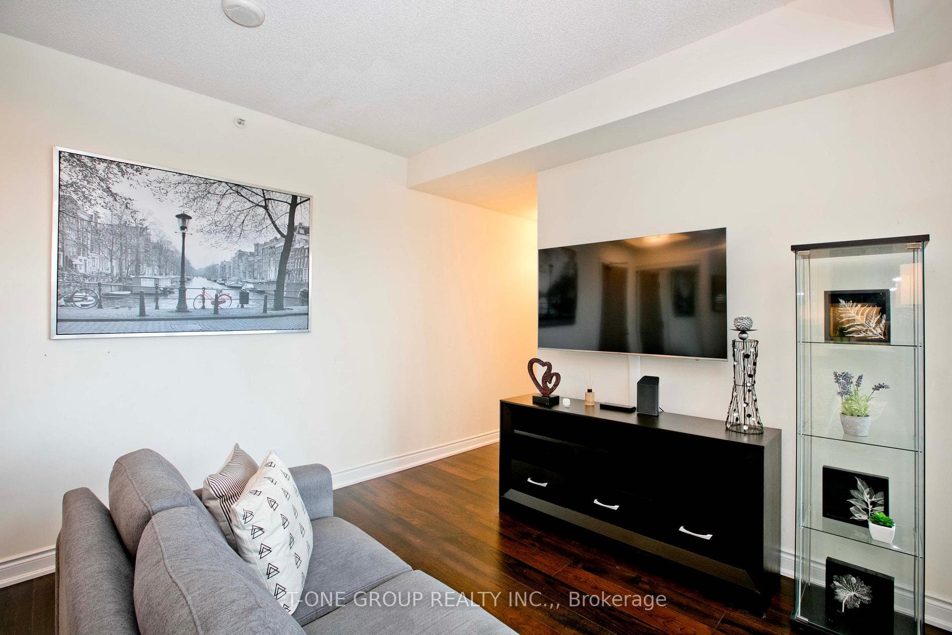 9088 Yonge Street Unit 316A photo 9