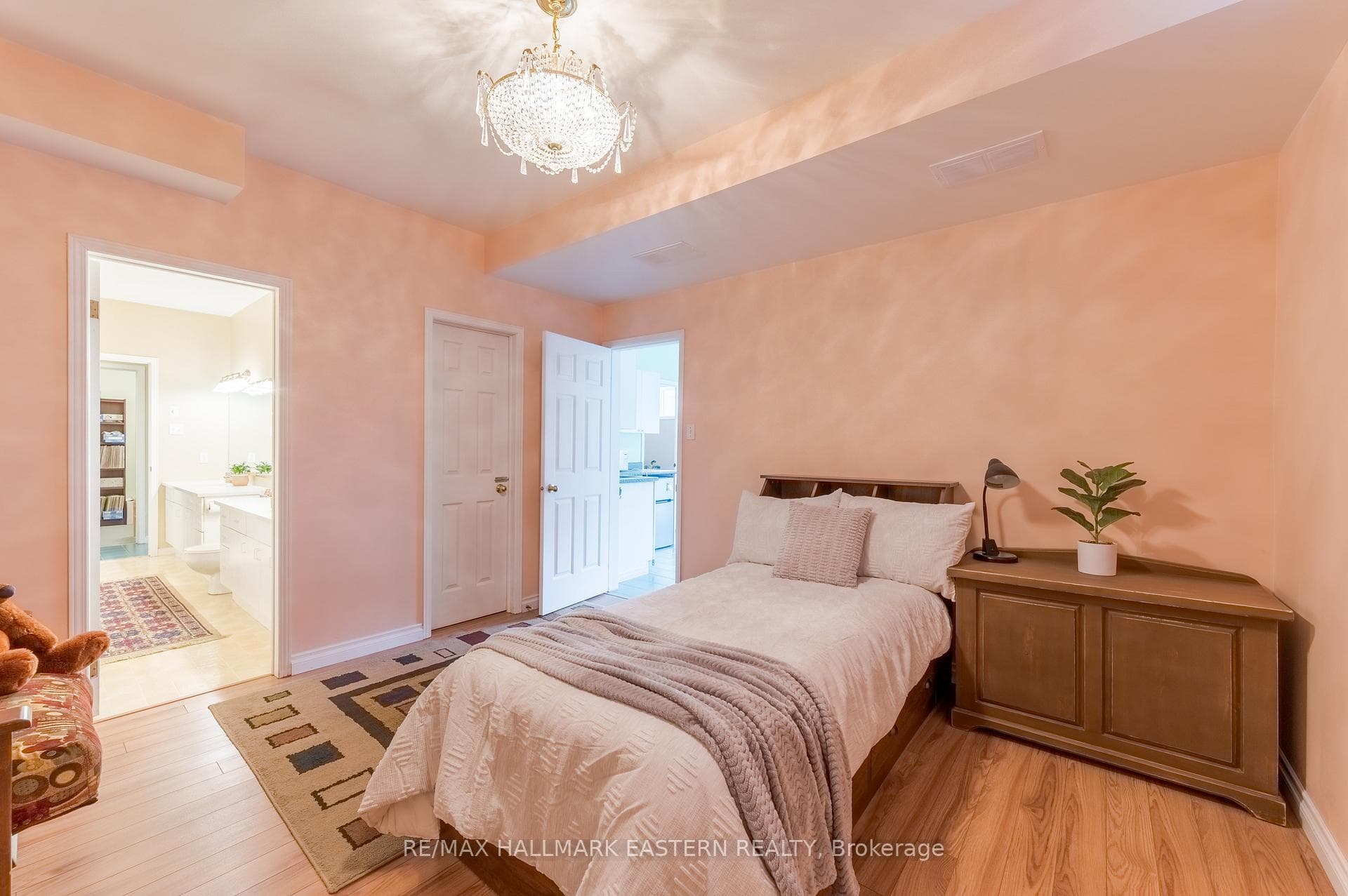 562 Westman Avenue photo 36