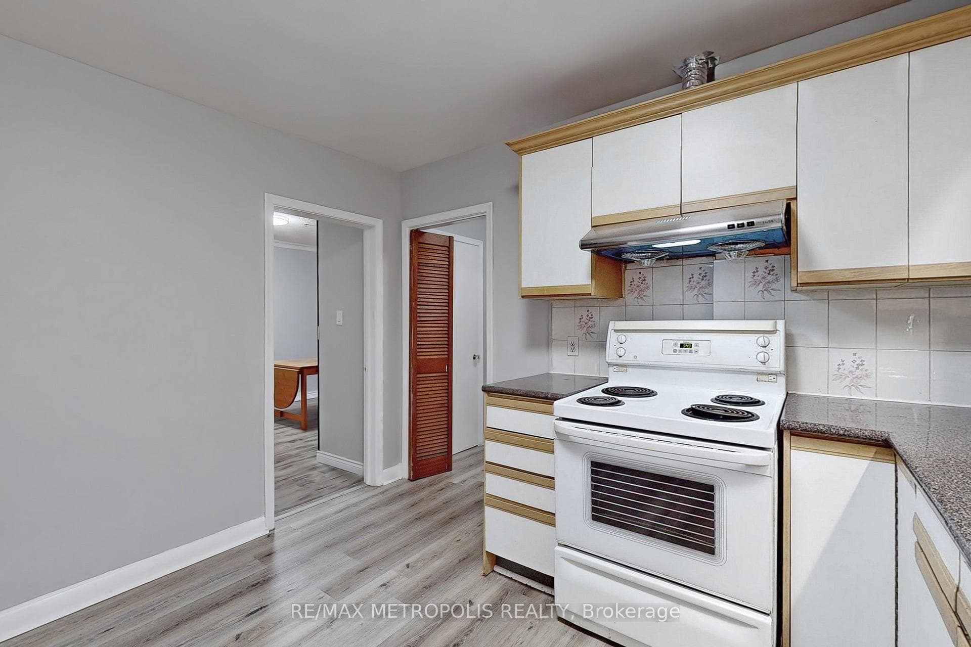 21 Mackinac Crescent Unit Main photo 18