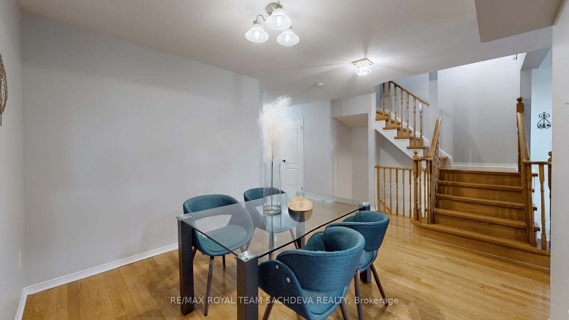 51 Queensway Drive photo 14