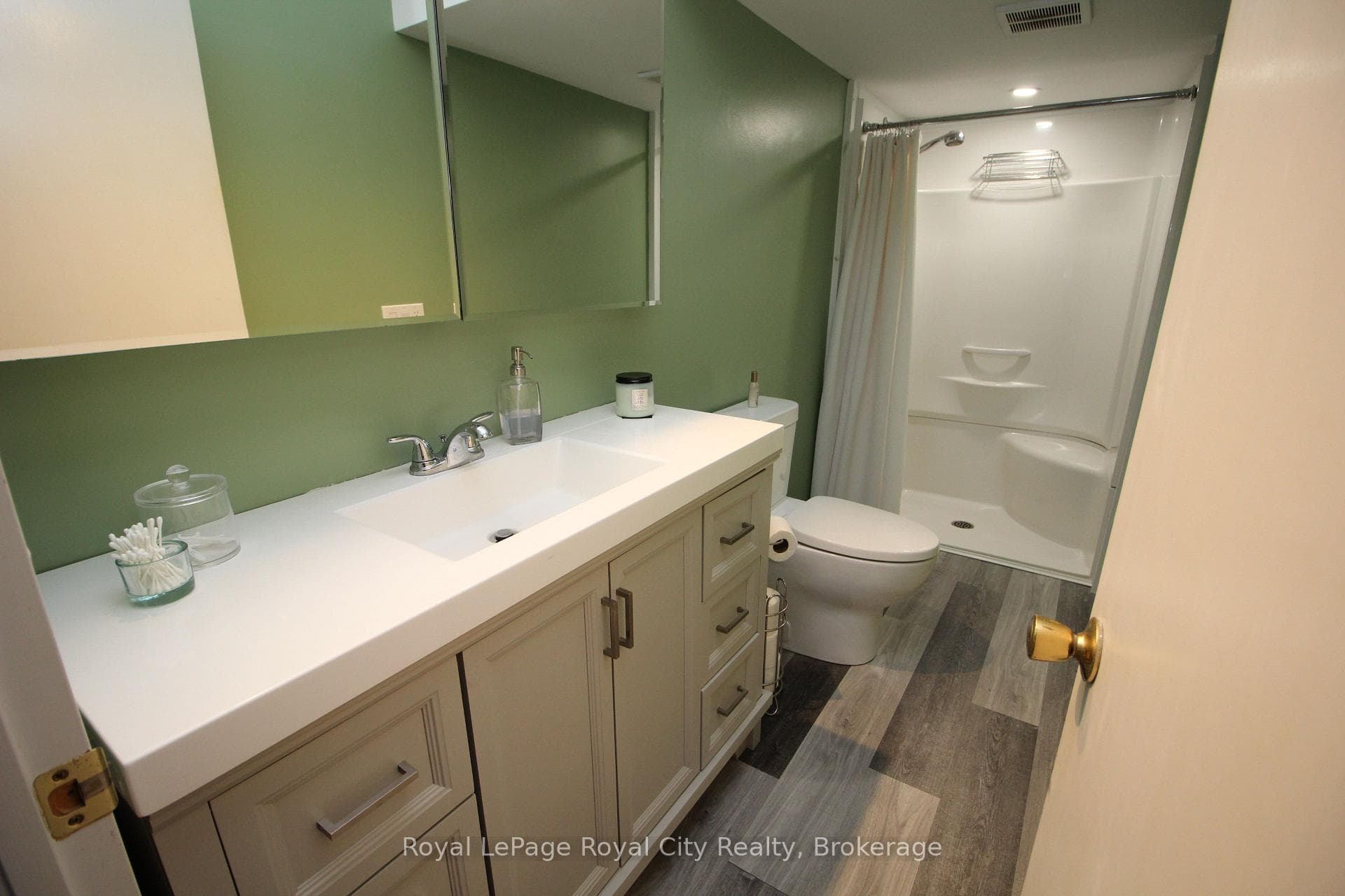 2557 Bruce Road photo 14