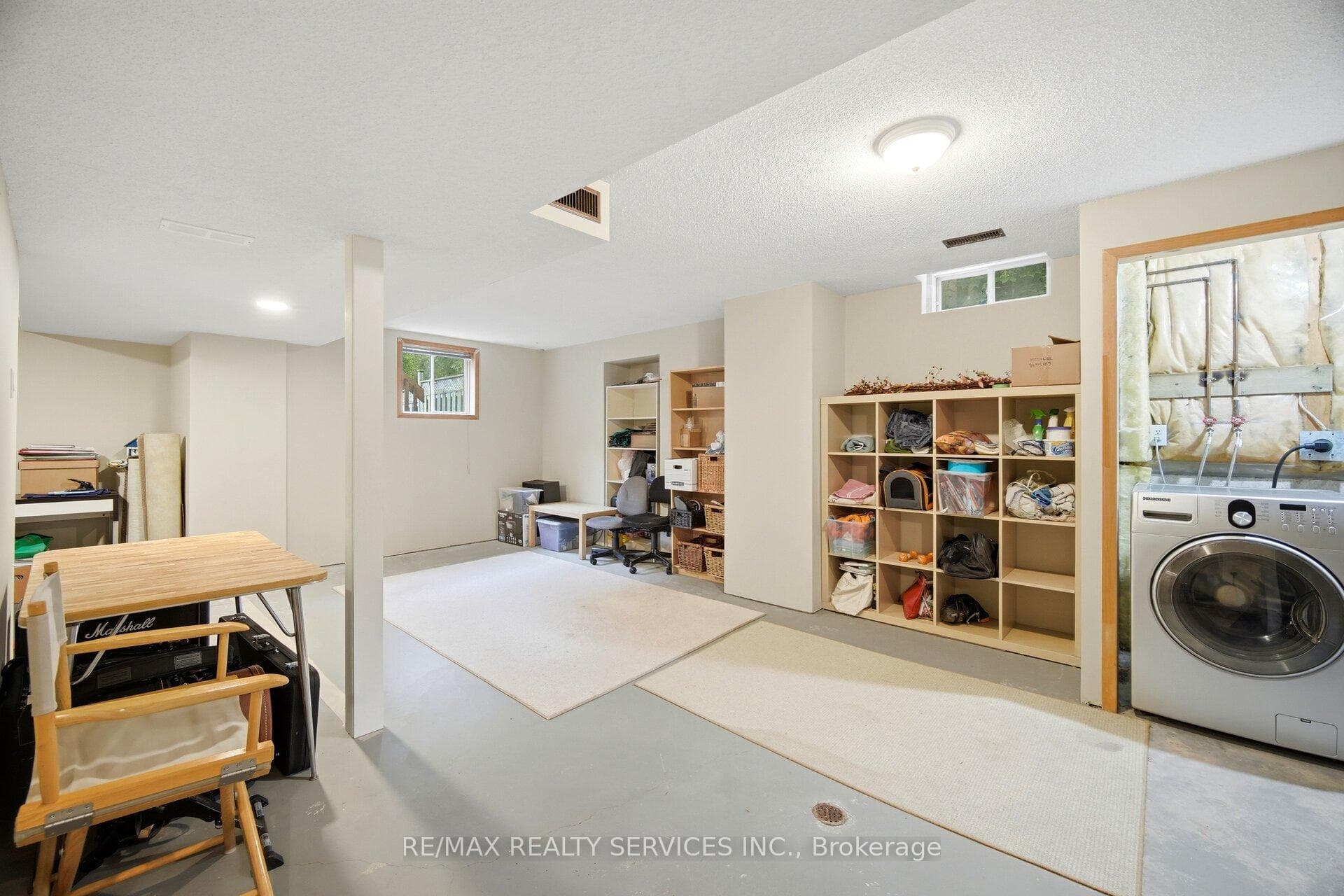 38 Furrows End photo 31