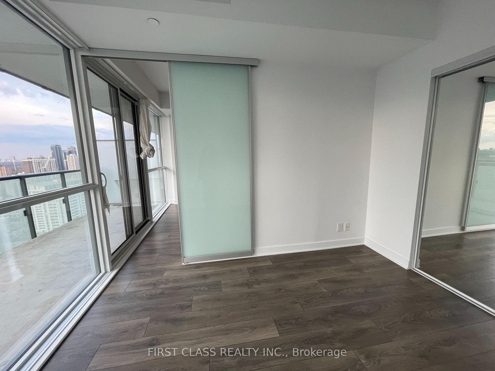 15 Grenville Street Unit 2707 photo 12