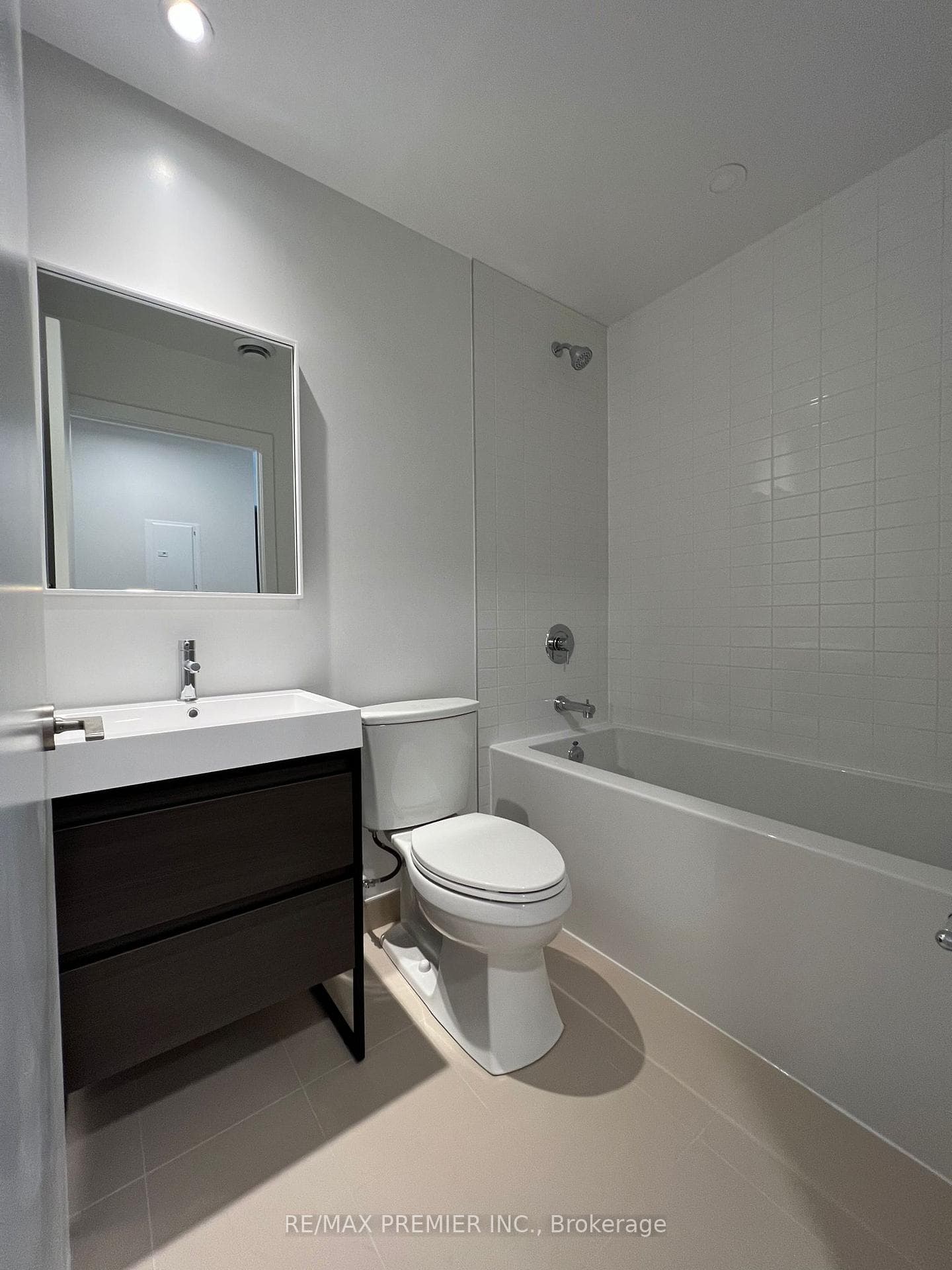 150 Logan Avenue Unit 443 photo 5