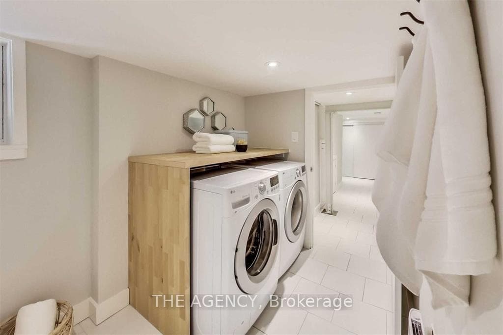 523 Soudan Avenue photo 22