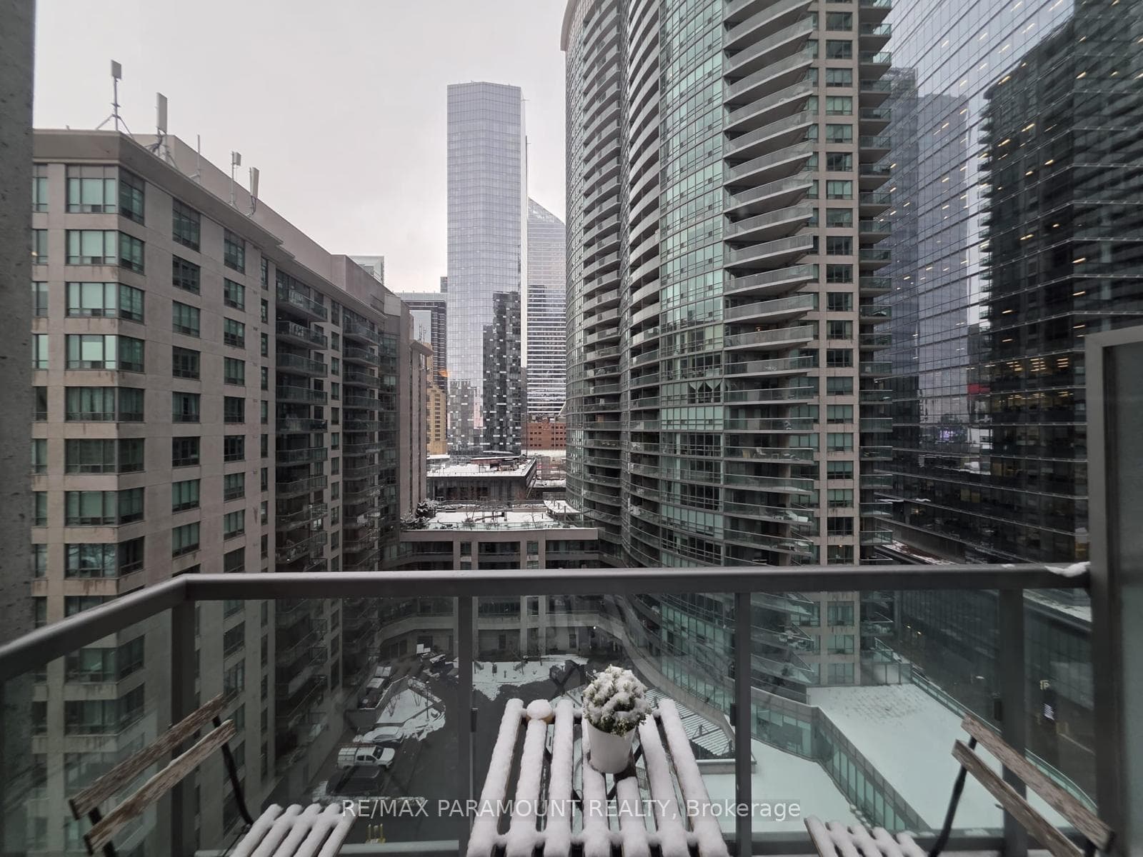 25 Lower Simcoe Street Unit 1523 photo 11