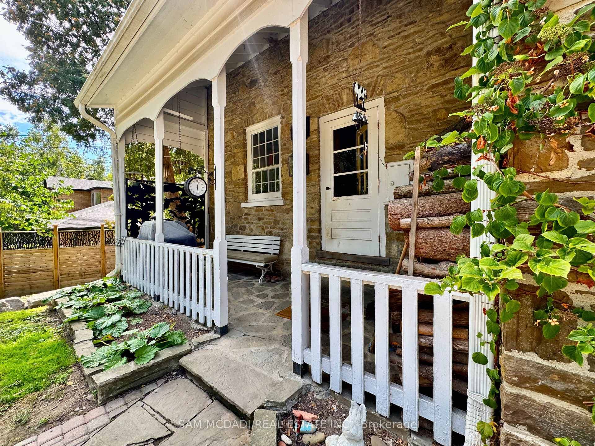 85 Yorkleigh Avenue photo 41