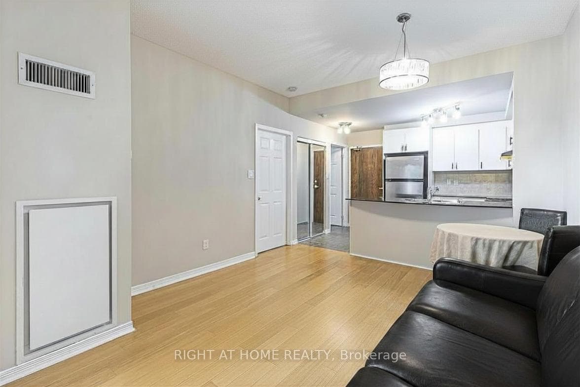 8 Maison Parc Court Unit 305 photo 13