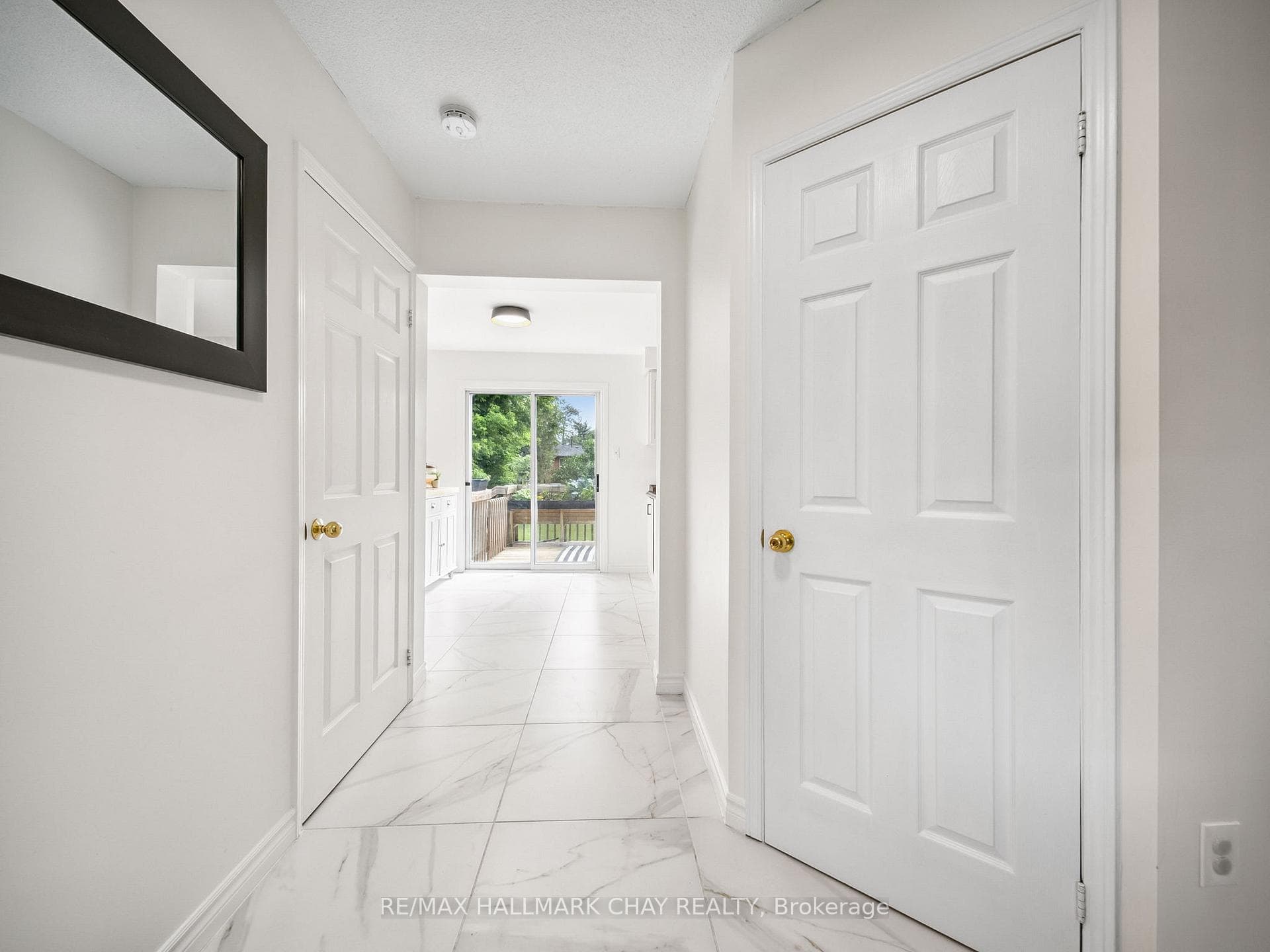 8 Darren Drive photo 5