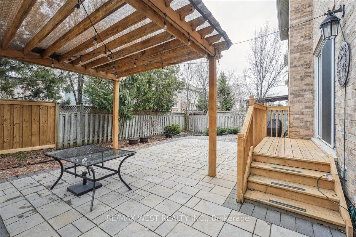 1349 Sagewood Crescent photo 15