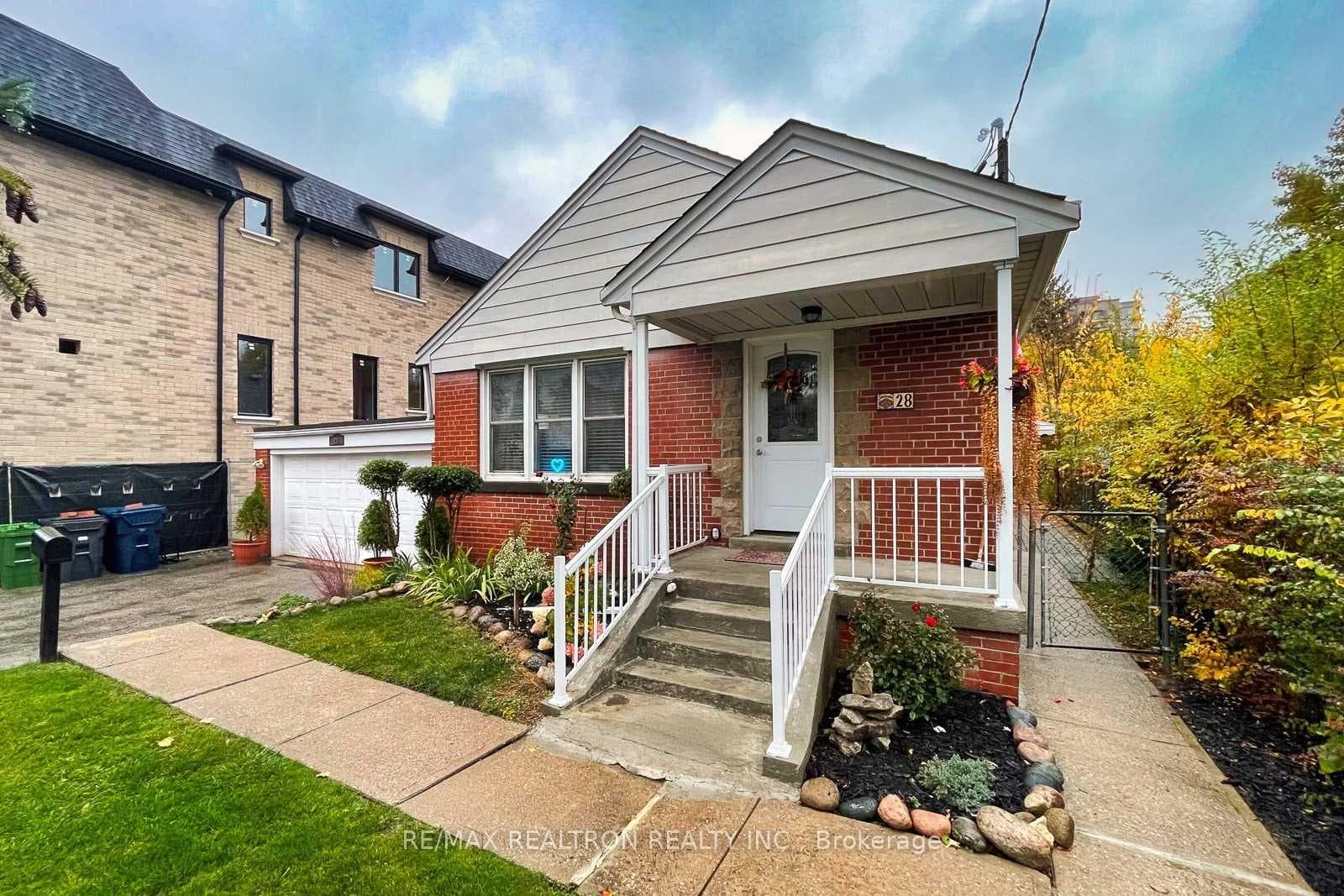 28 Irvington Crescent Unit Upper photo 6