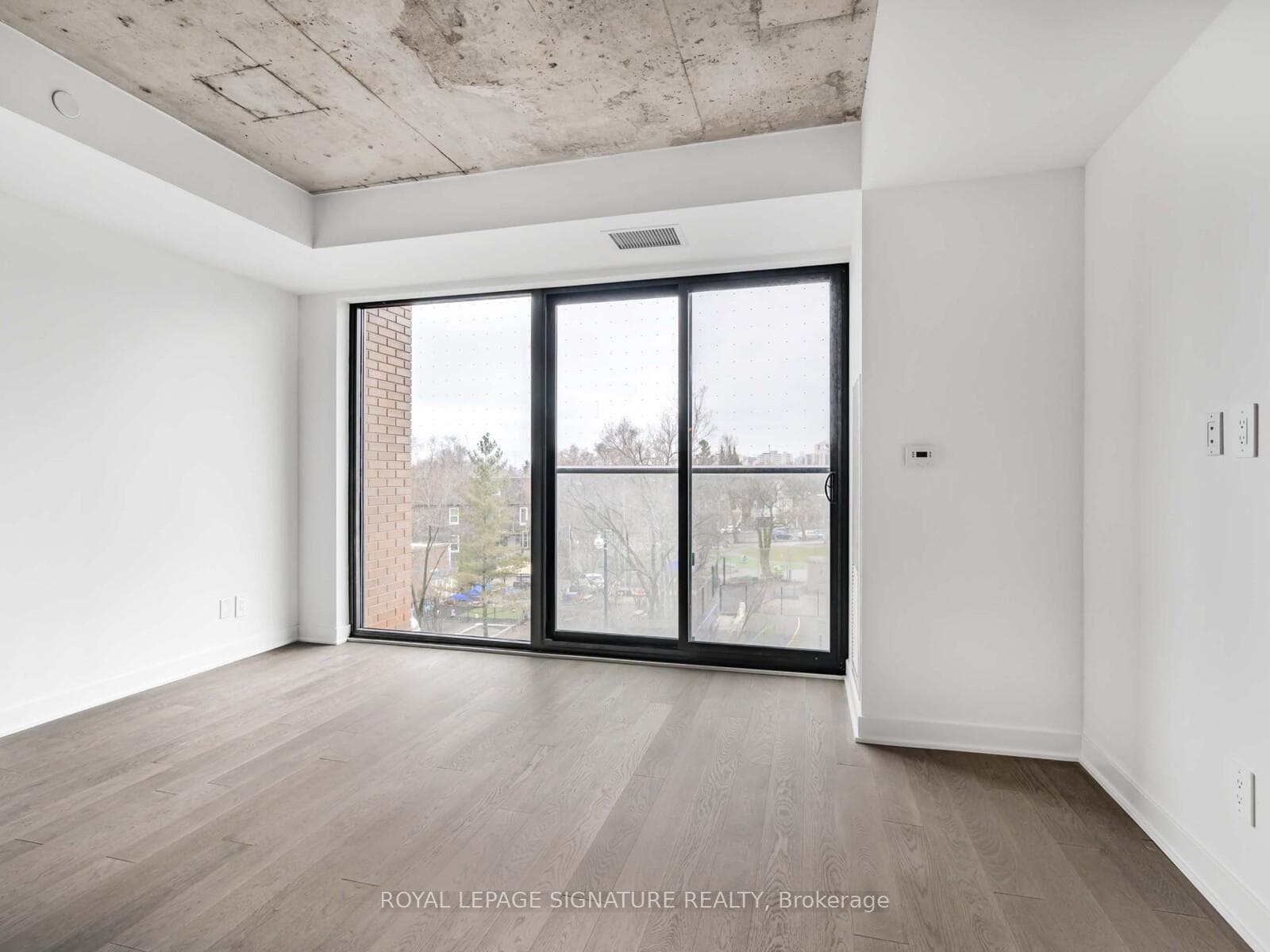 2720 Dundas Street Unit 303 photo 8