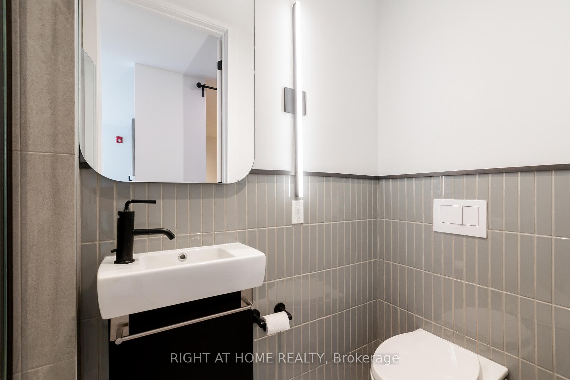 778 Queen Street Unit 206 photo 6